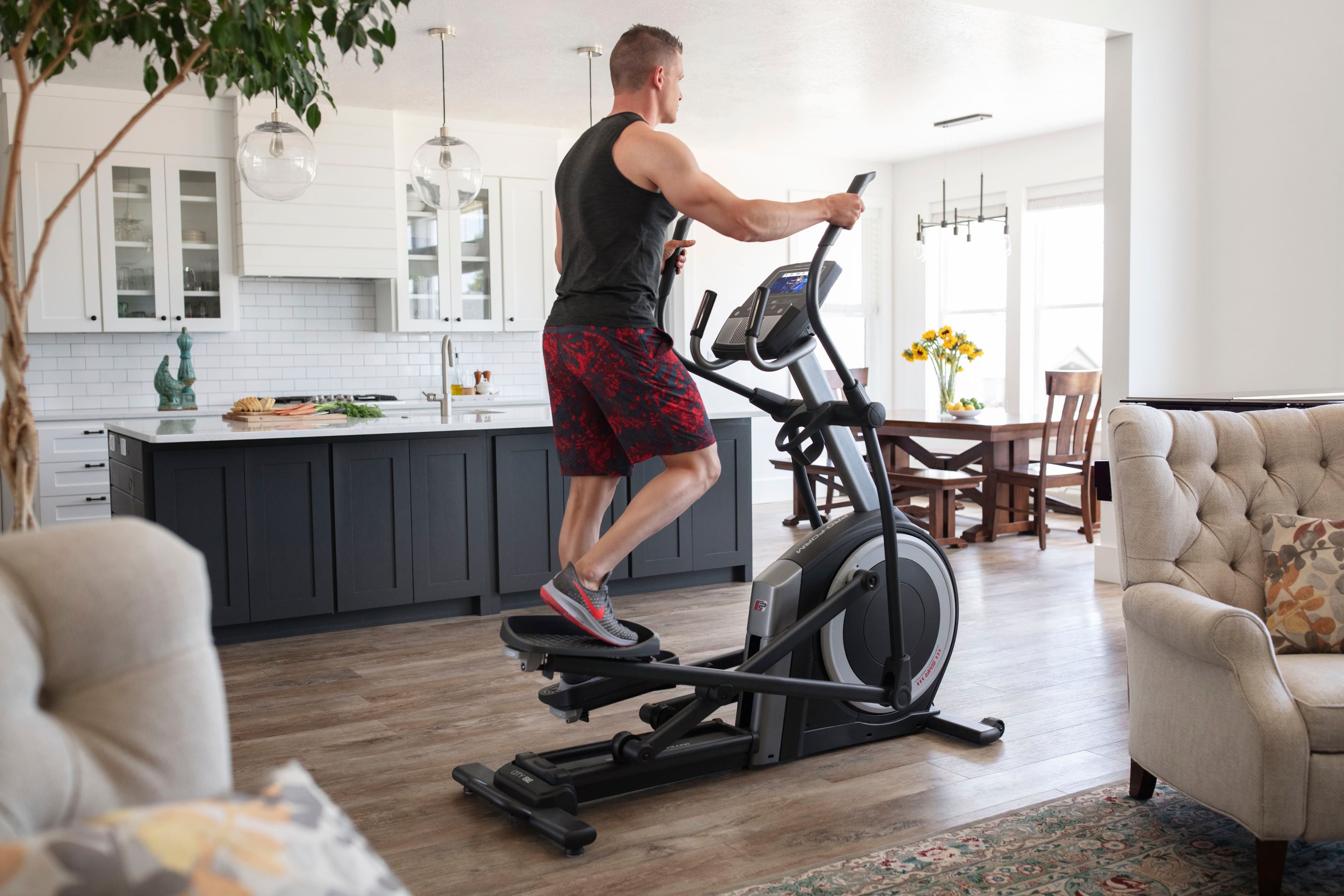 Alt View 26. ProForm - Carbon E7 - Black.