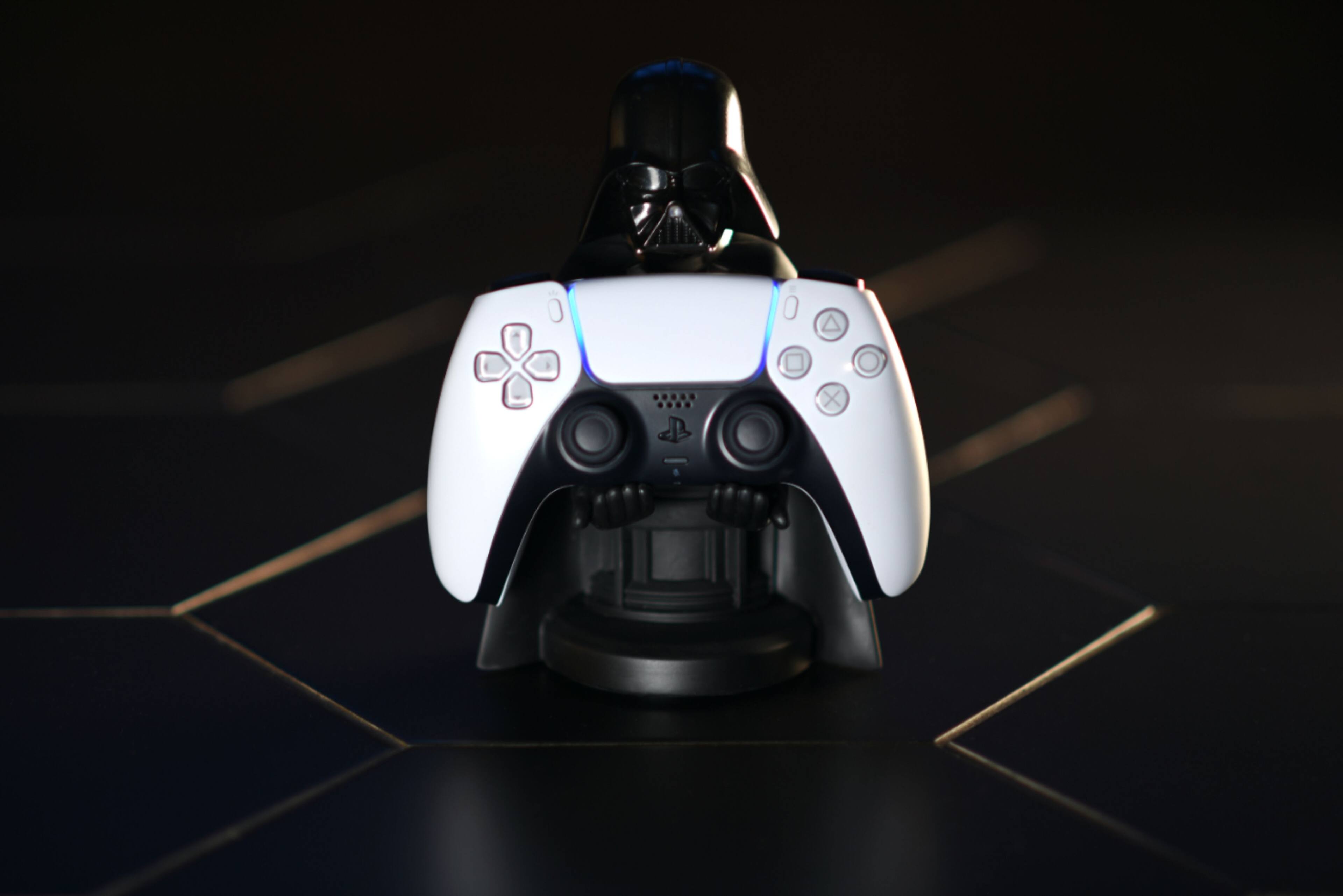 Cable Guy Star Wars Sith Lord Darth Vader 8 inch Phone and Controller ...