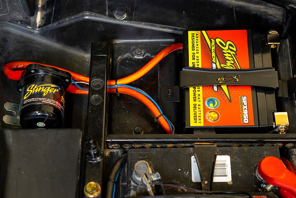 Alt View 14. Stinger - 200-Amp Battery Relay and Isolator - Red/Black.