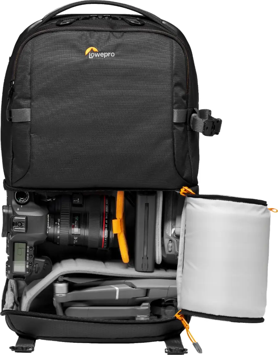 Lowepro 02 30   I   24-5 I 200M LEWS = 26-105mm