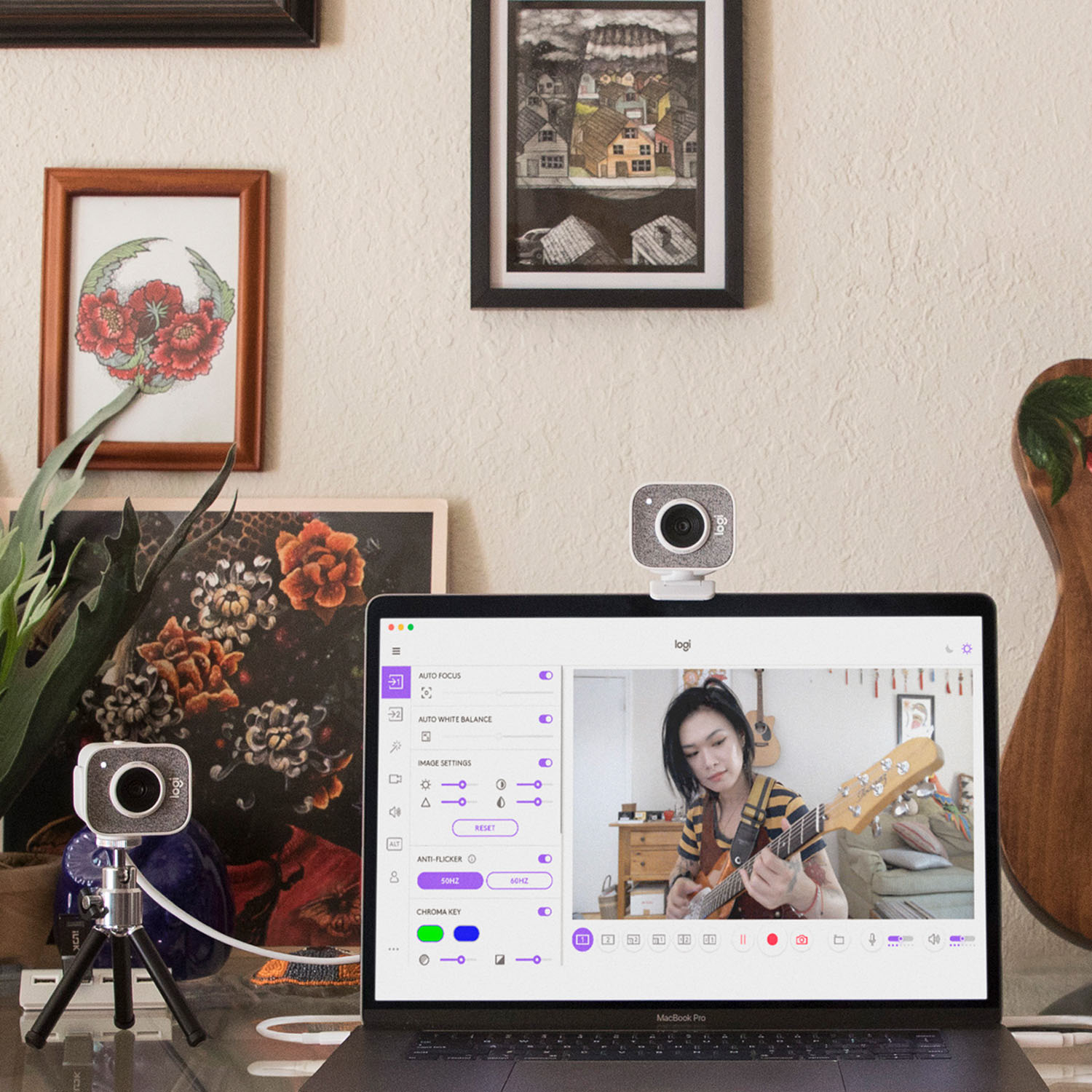  Logitech for Creators StreamCam Premium Webcam for Streaming  and Content Creation, Full HD 1080p 60 fps, Premium Glass Lens, Smart  Auto-Focus, for PC/Mac – Graphite : Electronics