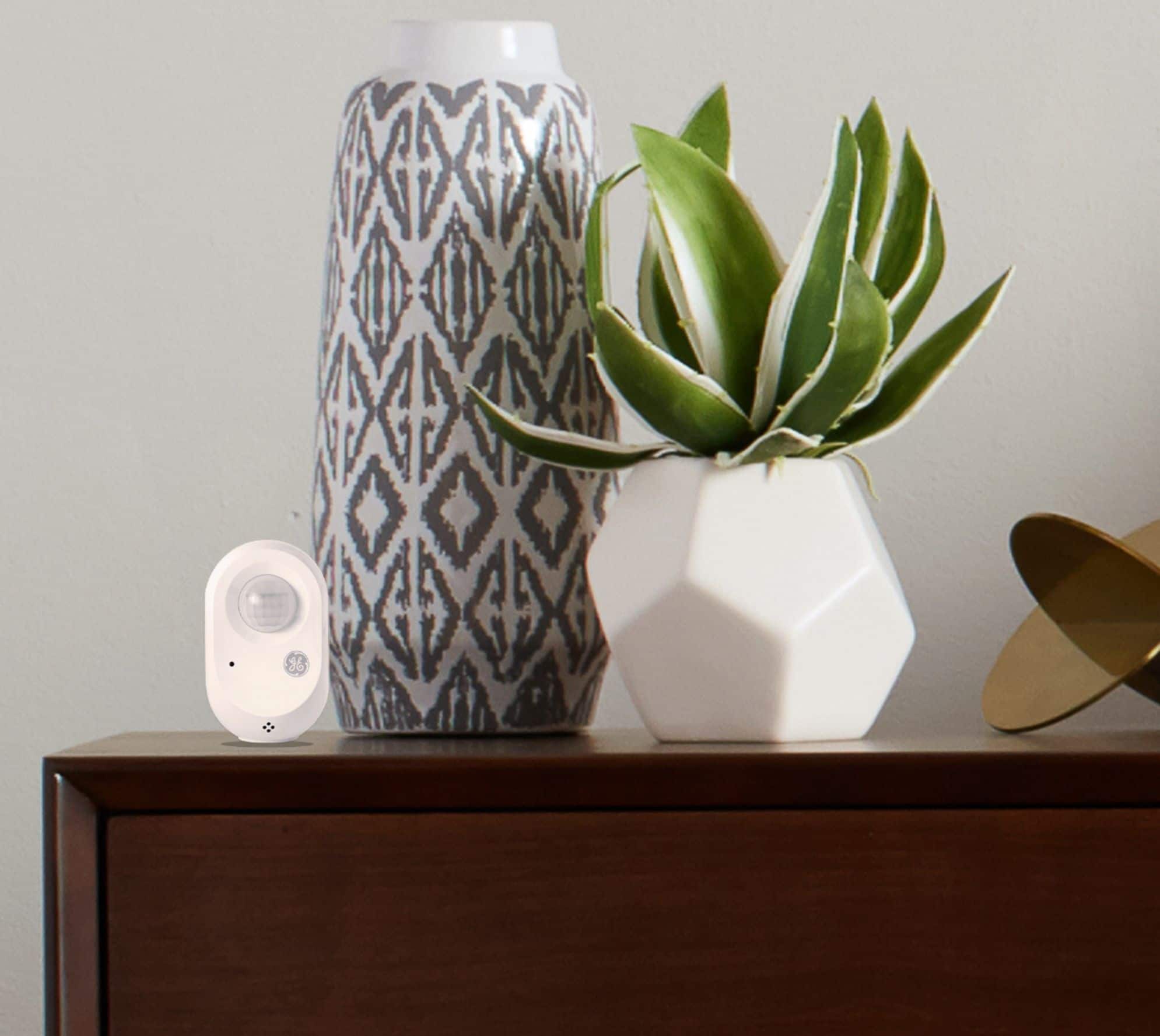 Alt View 16. GE - CYNC Smart Wire-Free Motion Sensor - White.