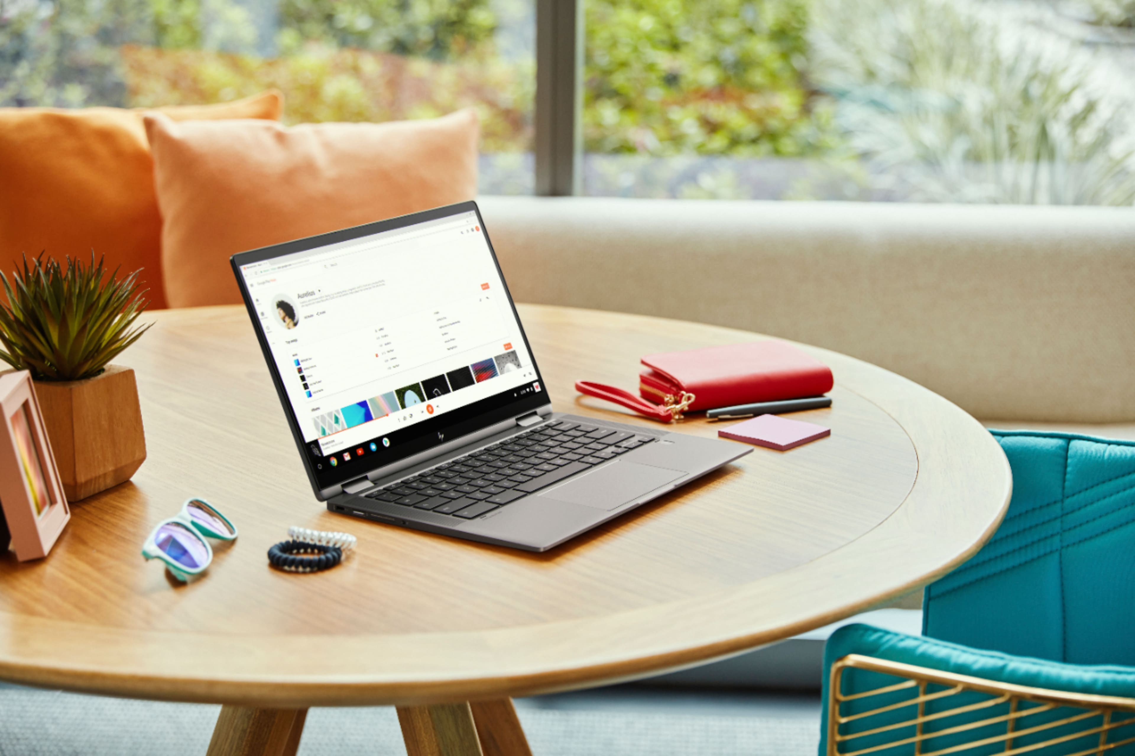 Alt View 21. HP - 2-in-1 14" Touch-Screen Chromebook - Intel Core i3 - 8GB Memory - 64GB eMMC Flash Memory.