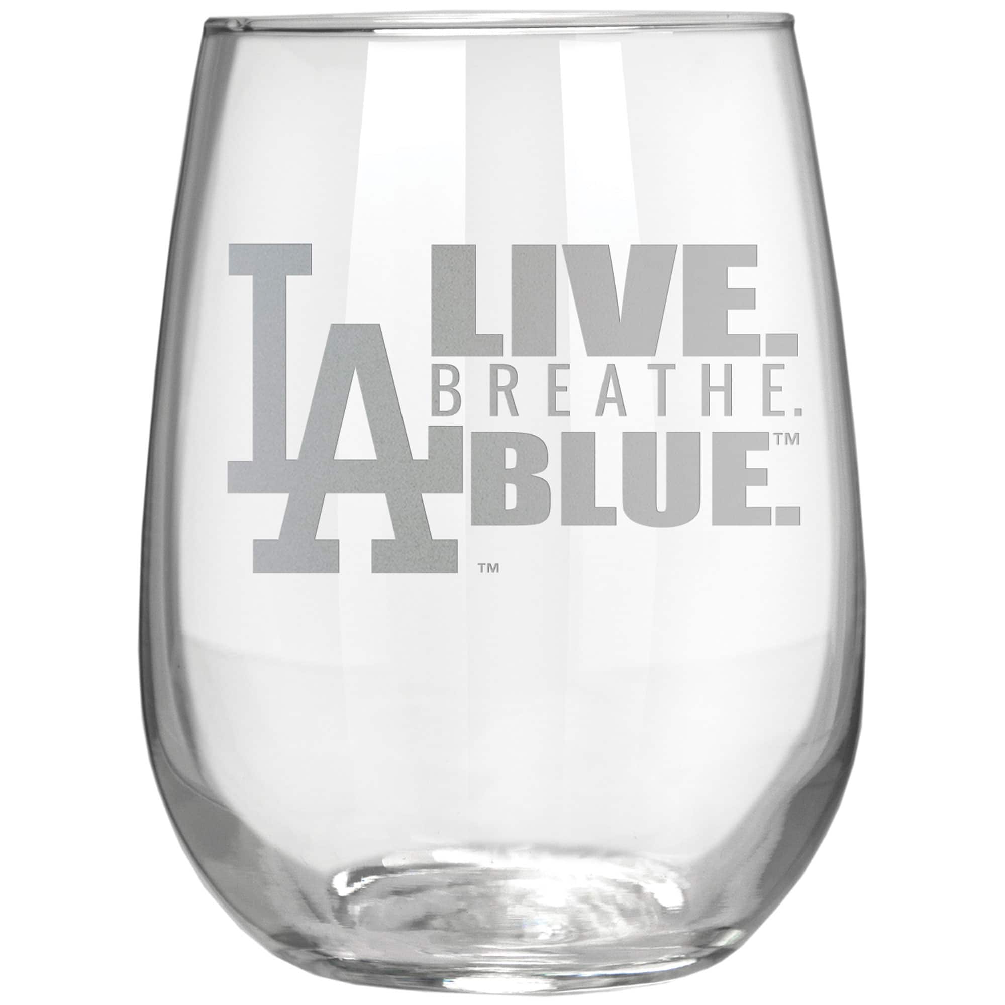 LIVE.  
BREATHE.  
LA BLUE.  
TM