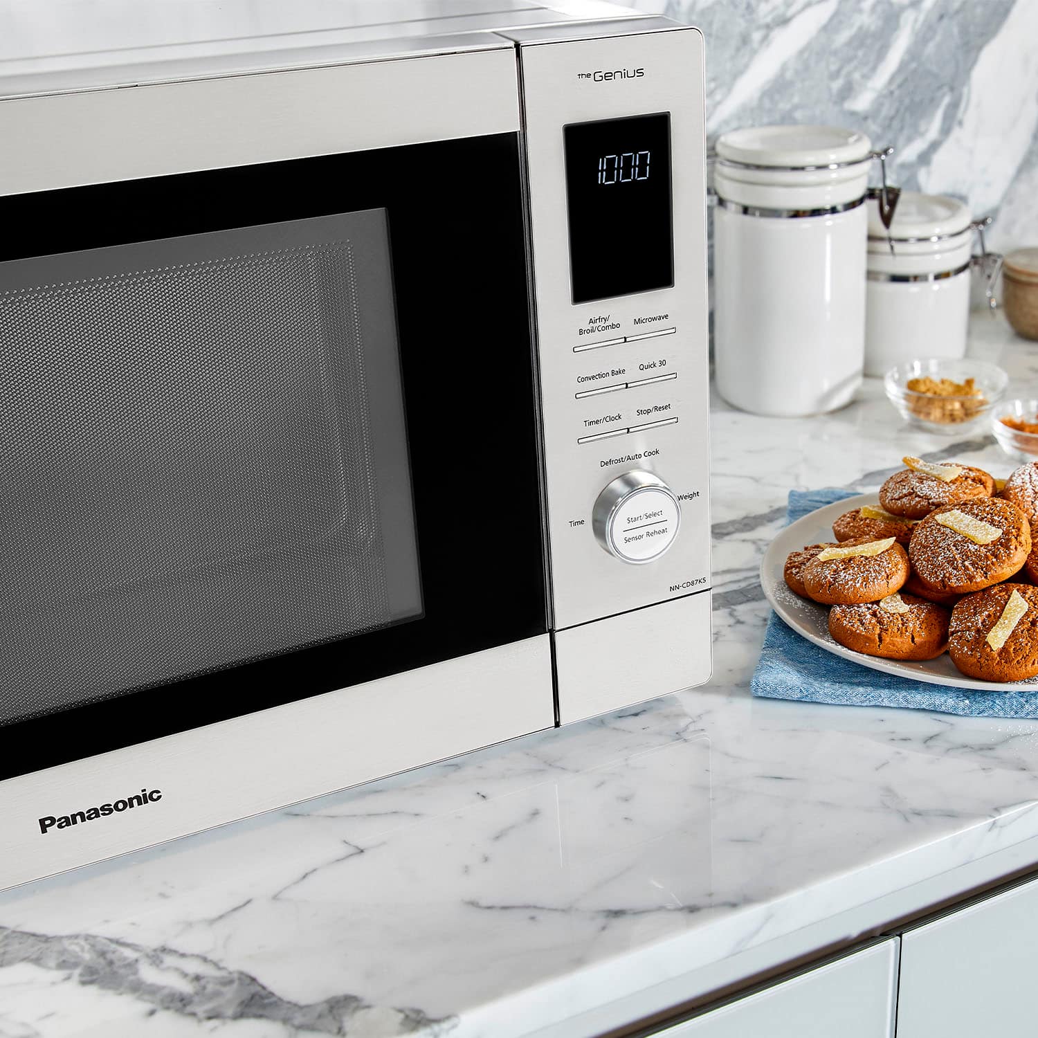 Alt View 16. Panasonic - 1.2 Cu. Ft. 1000 Watt HomeCHEF CD87KS 4-in-1 Multioven Microwave - Airfryer, Broiler, Convection, Inverter - Silver.