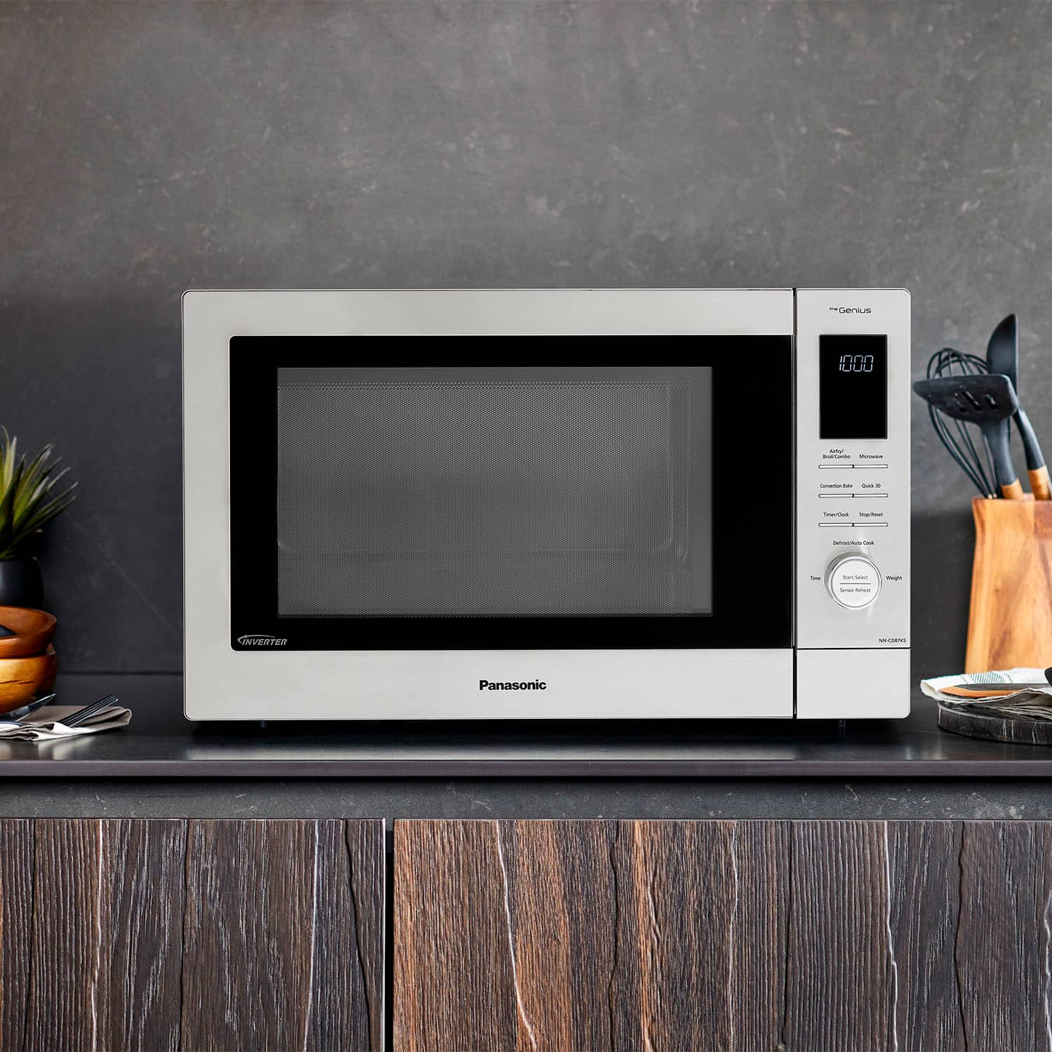 Alt View 21. Panasonic - 1.2 Cu. Ft. 1000 Watt HomeCHEF CD87KS 4-in-1 Multioven Microwave - Airfryer, Broiler, Convection, Inverter - Silver.