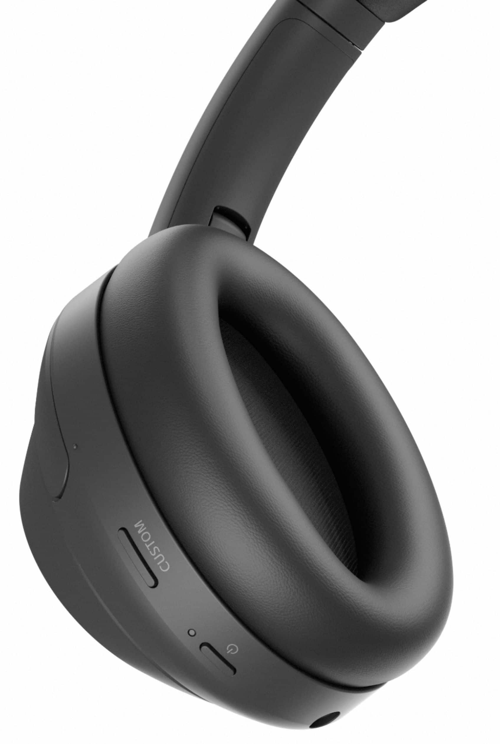 Alt View 16. Sony - WH1000XM4 Wireless Noise-Cancelling Over-the-Ear Headphones - Black.