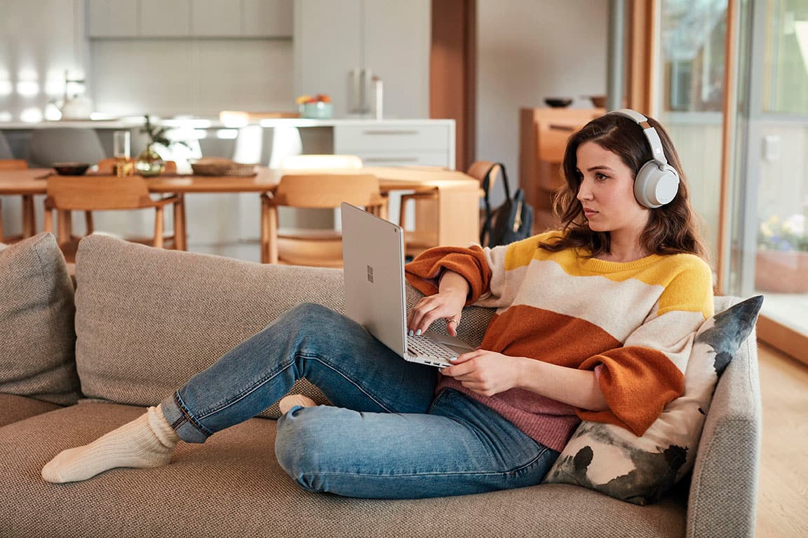 Alt View 17. Microsoft - Surface Headphones 2 - Wireless Noise Cancelling Over-the-Ear with Cortana - Light Gray.