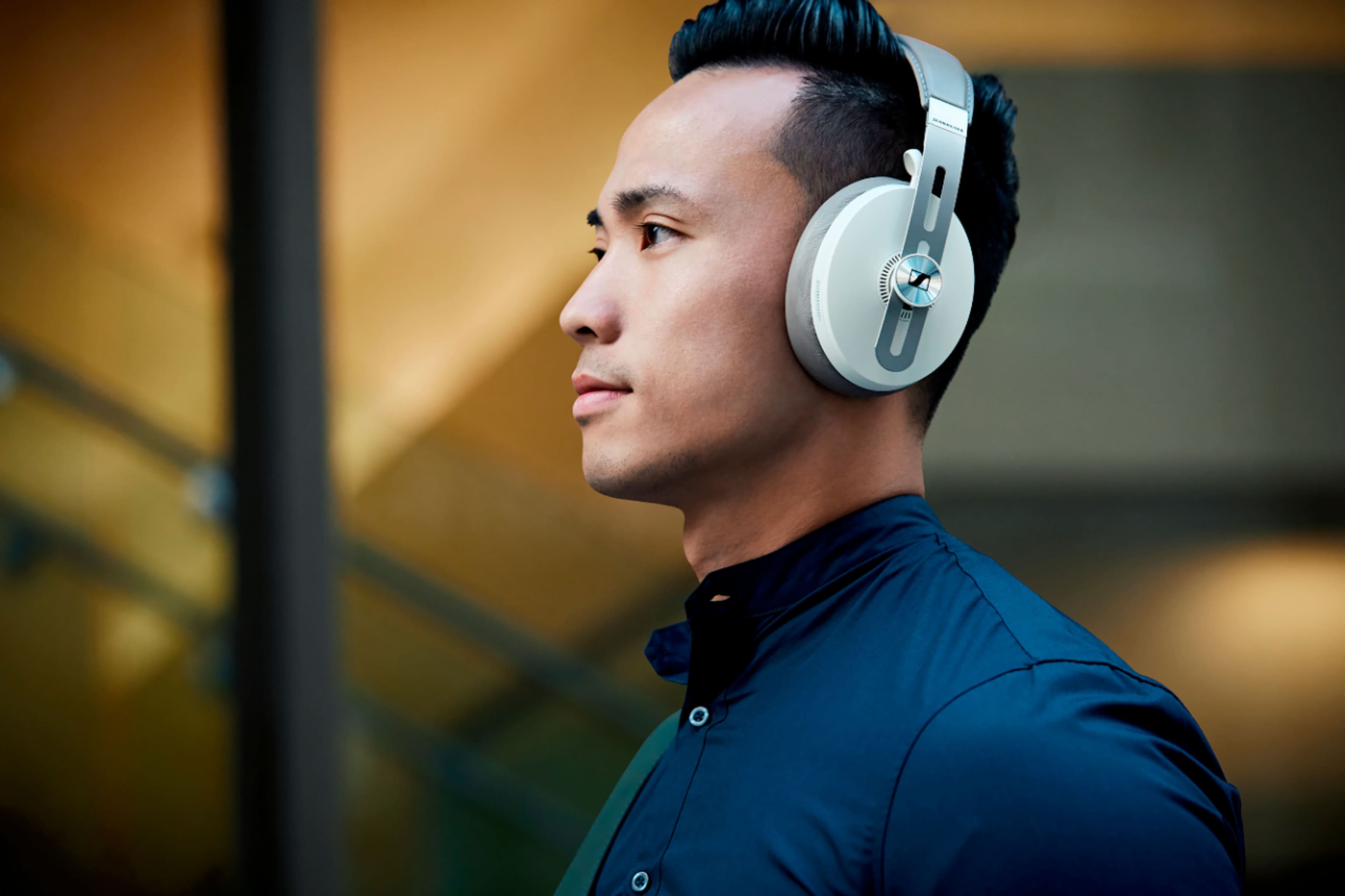 Sennheiser Momentum 4 Wireless Adaptive Noise-Canceling Over-The-Ear  Headphones White M4AEBT White - Best Buy