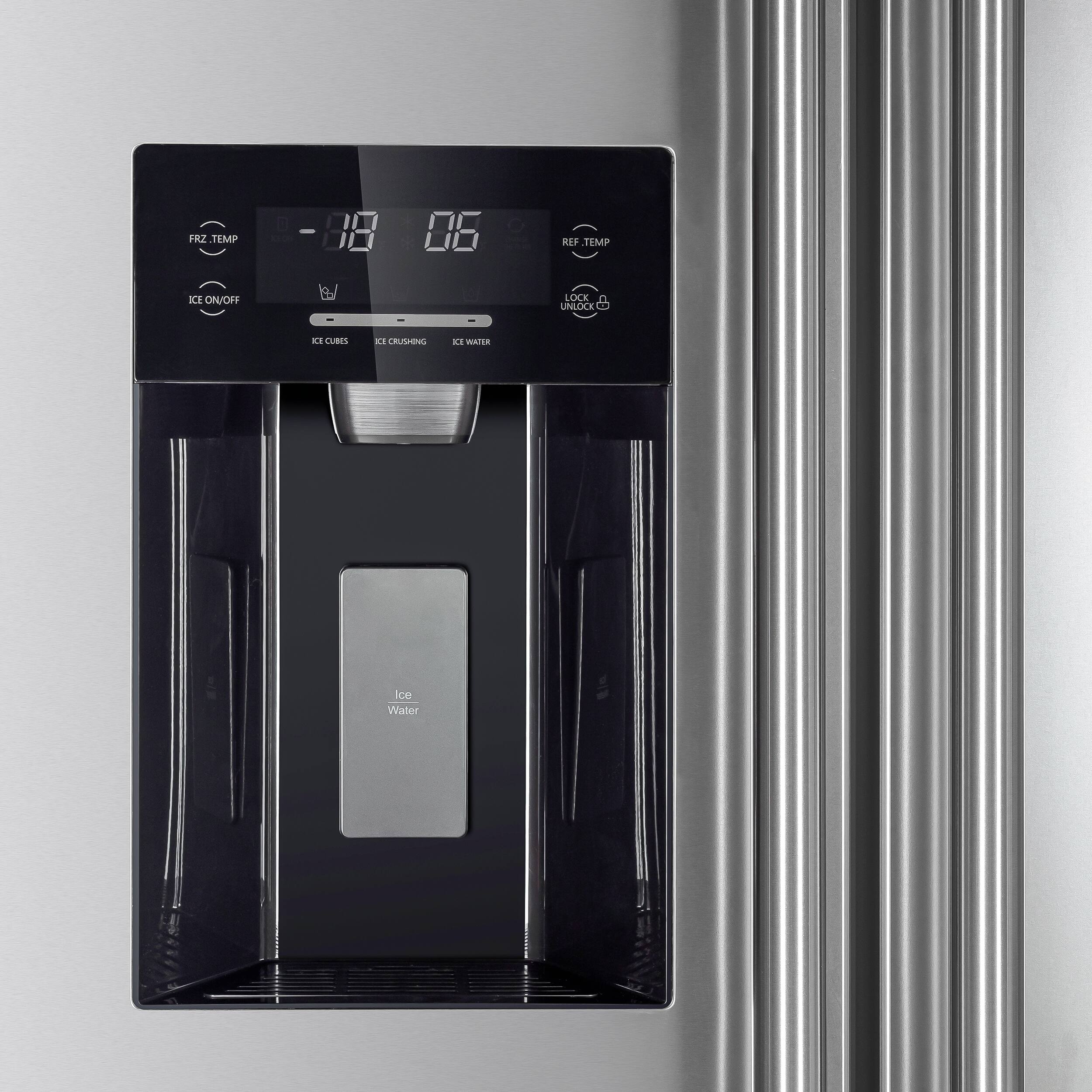 FRZ TEMP -88 06  
REF TEMP  
ICE ON/OFF  
LOCK/UNLOCK  
ICE CUBES ICE CRUSHING ICE WATER  
Ice Water