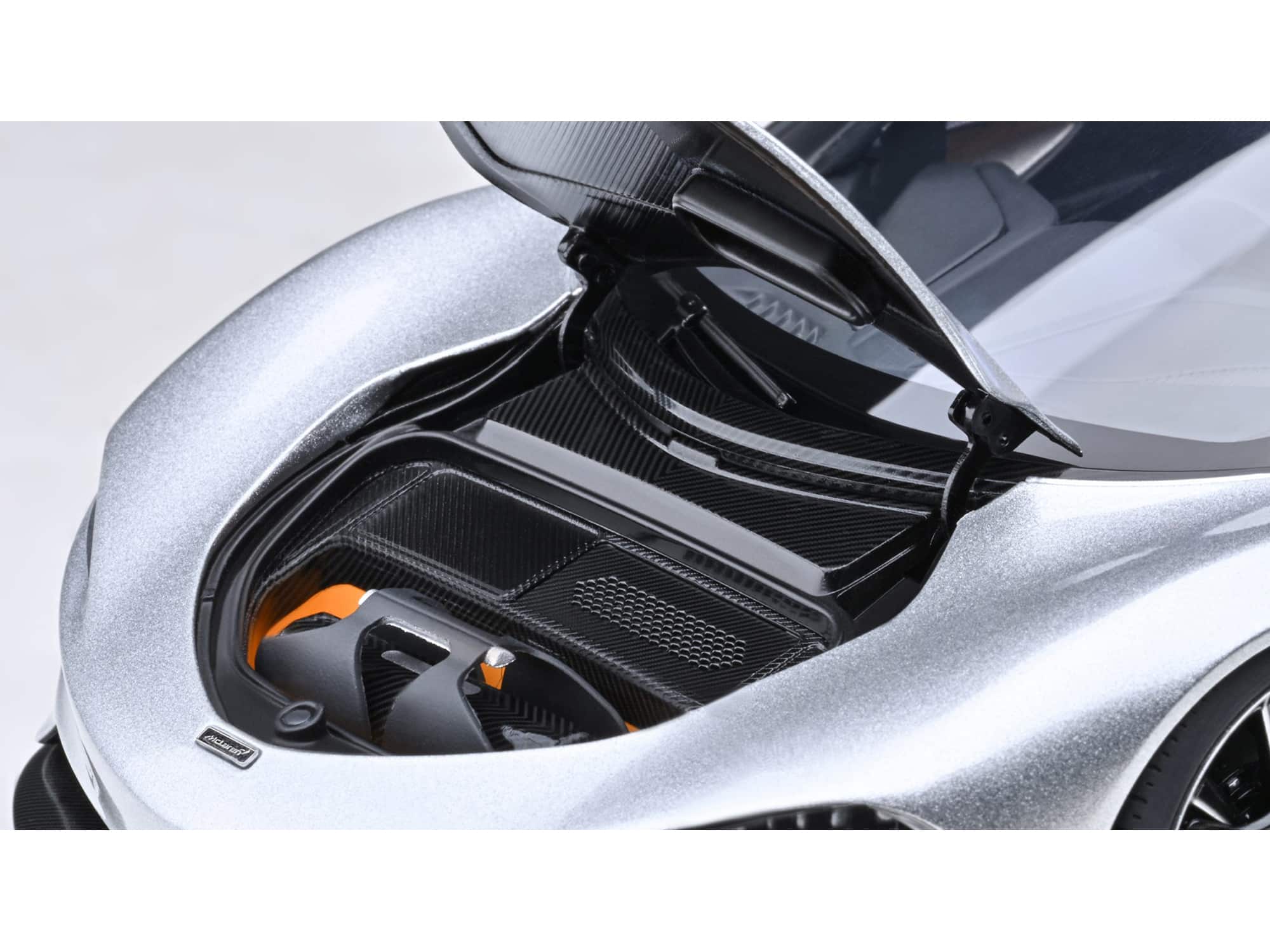 McLaren Speedtail Supernova Silver Metallic with Black Top and