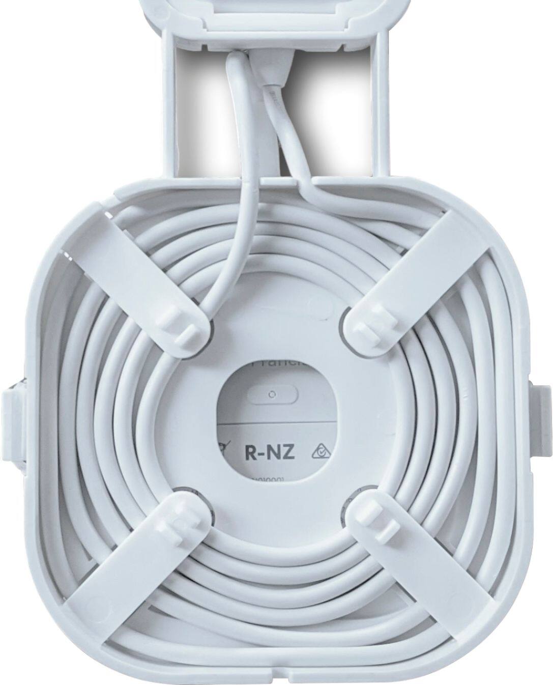 Left. Mount Genie - The Easy Outlet Mount for NEW Amazon eero 6 and Amazon eero Mesh Wi-Fi (2nd Gen 2019) (2-Pack) - White.