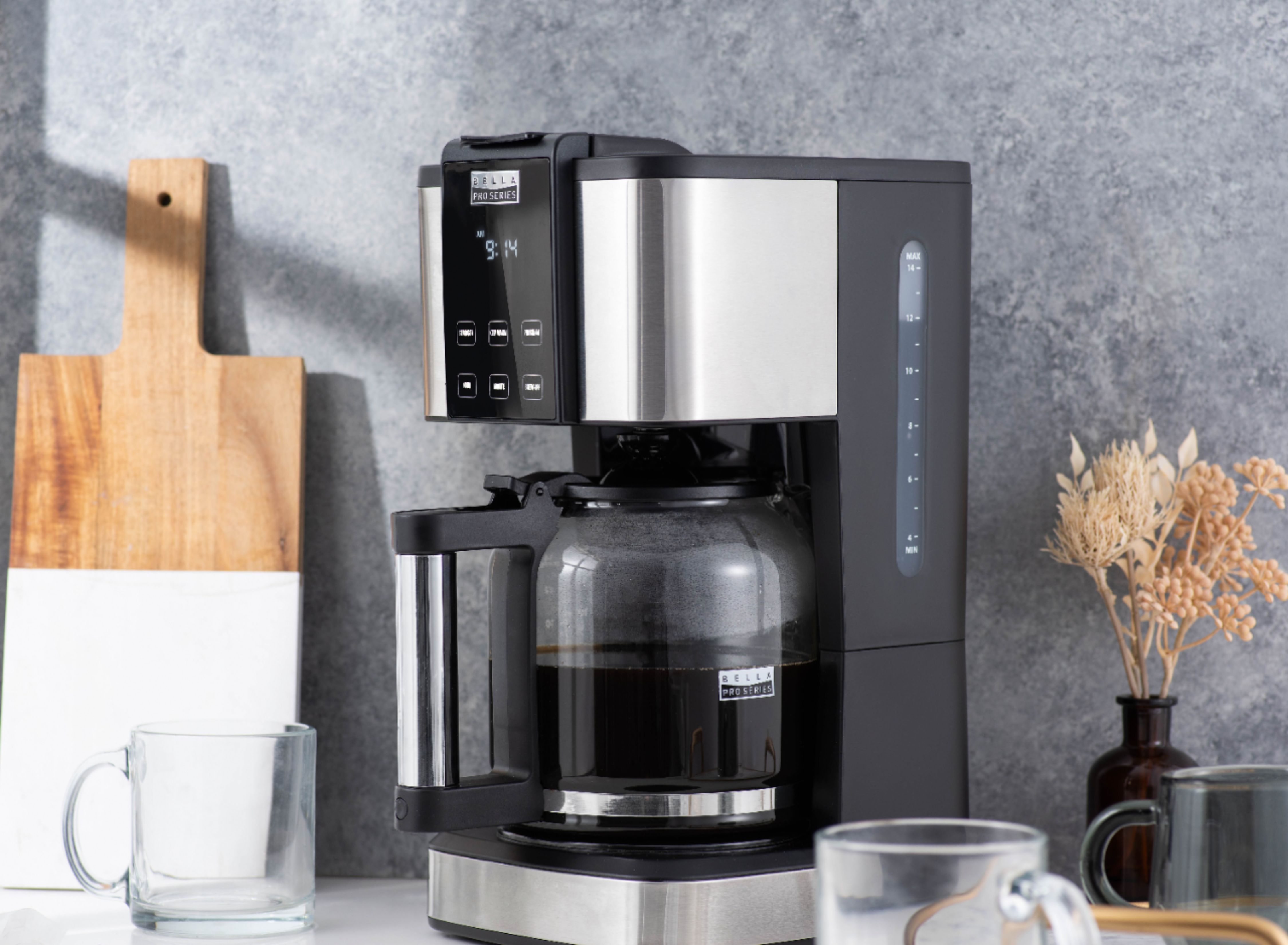 Best Buy: Bella Pro Series 18-Cup Programmable Coffee Maker Black Stainless  Steel 90118