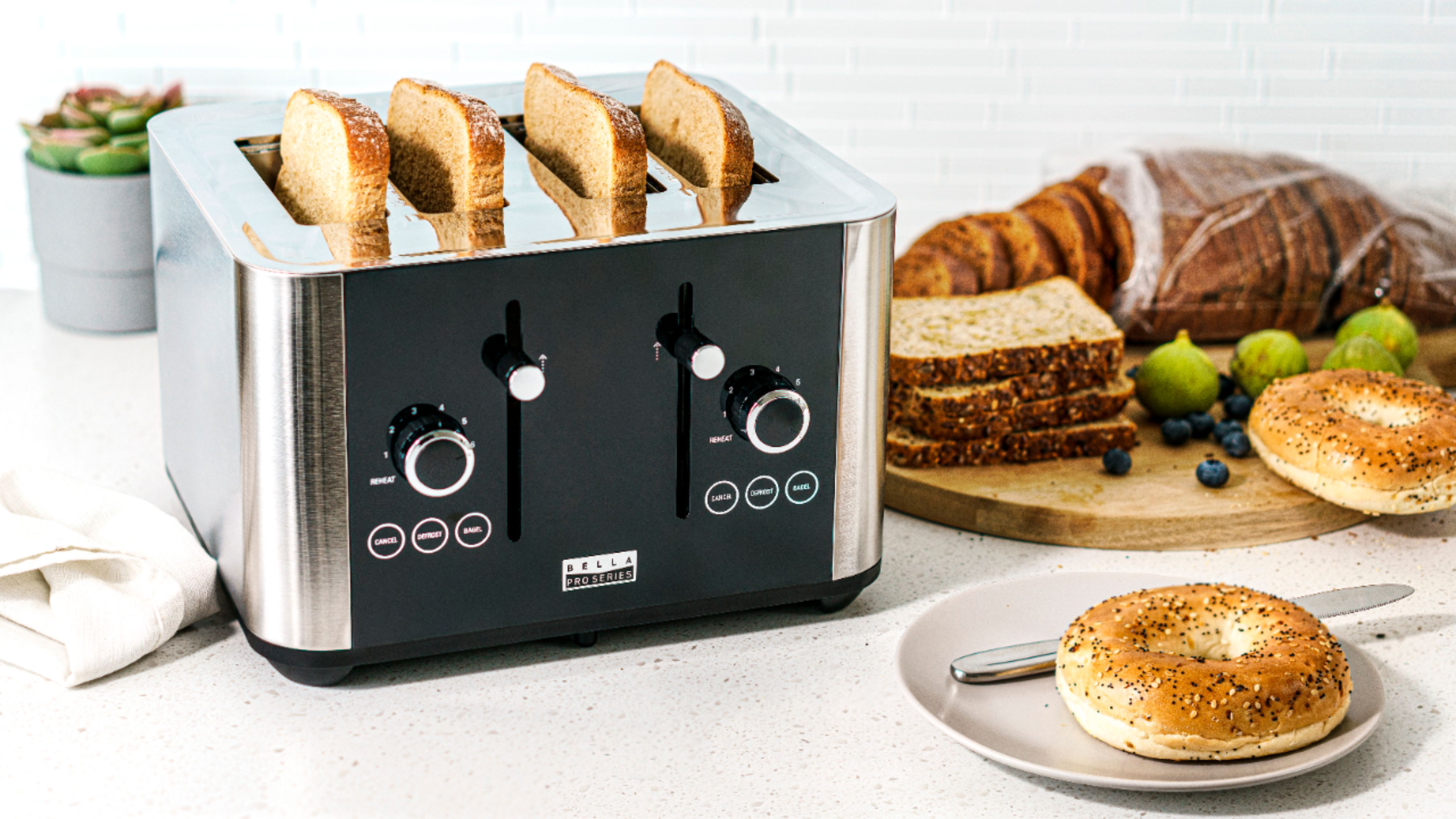 Bella 4 Slice Toaster, Long Slot & Removable Crumb Tray, 7 Shading options with Auto Shut Off, Cancel & Reheat Button, Toast Bread & Bagel, White