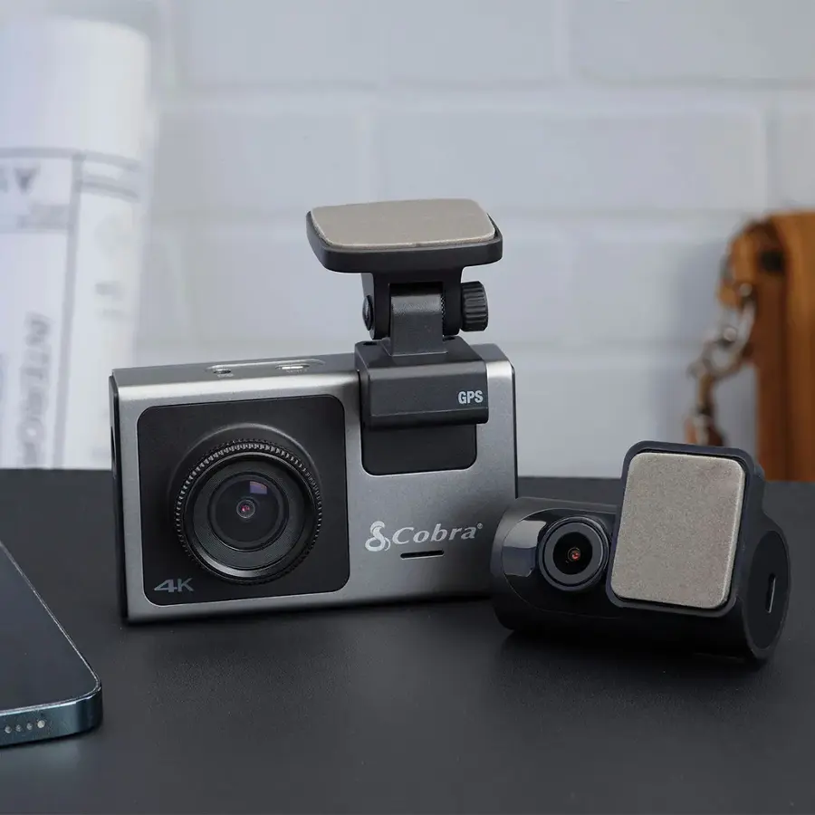 Alt View 13. Cobra - SC 400D Dual-View Smart Dash Cam with Rear-View Accessory Camera, works with Apple CarPlay/Android Auto - Black/Silver.