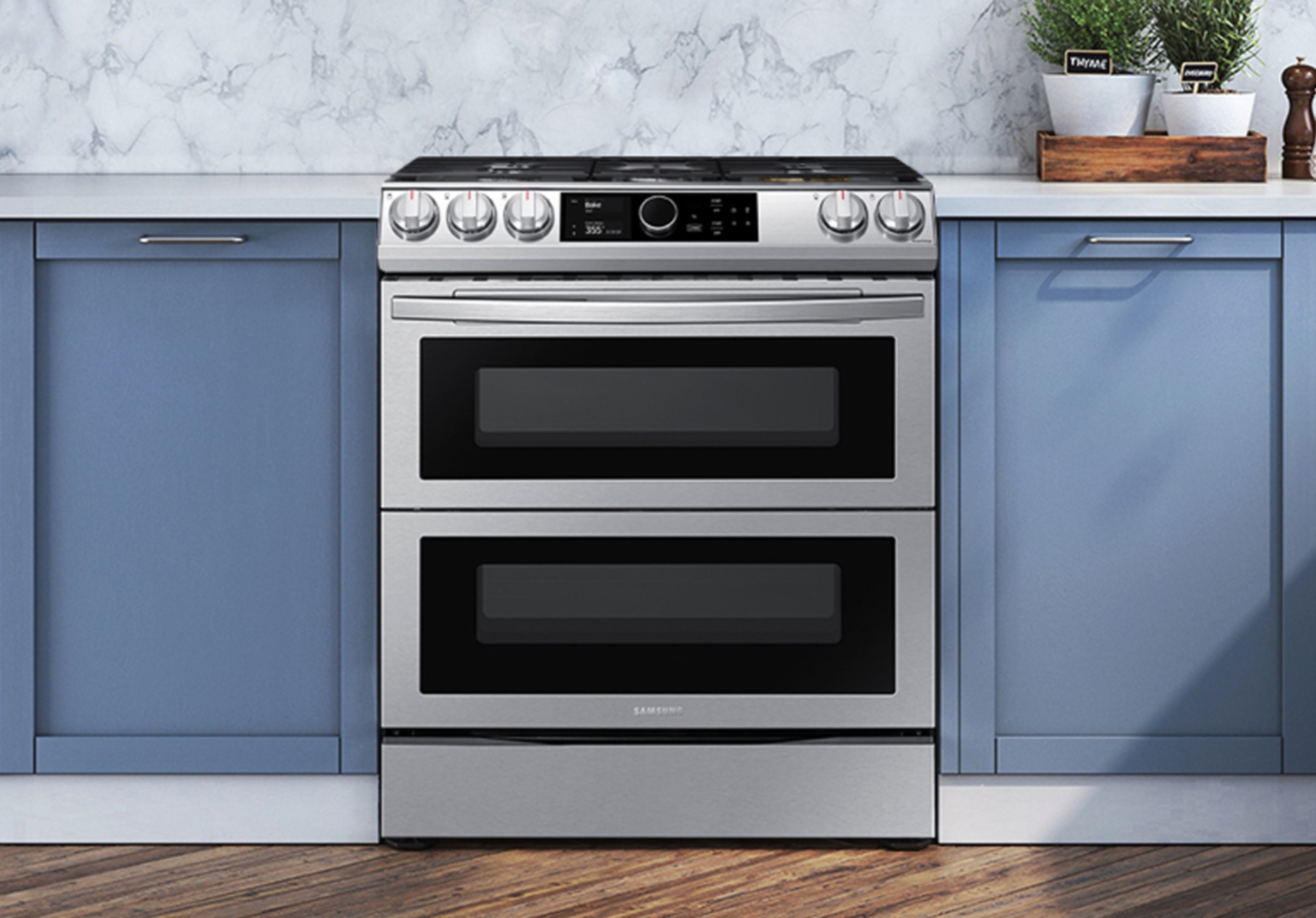 BESPOKE Smart Slide-In GAS Range 6.0 Cu. ft. with Smart Dial, Air Fry & Wi-Fi in White Glass