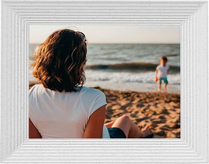 Alt View 11. Aura - Mason 9" LCD Wi-Fi Digital Photo Frame - White Quartz.