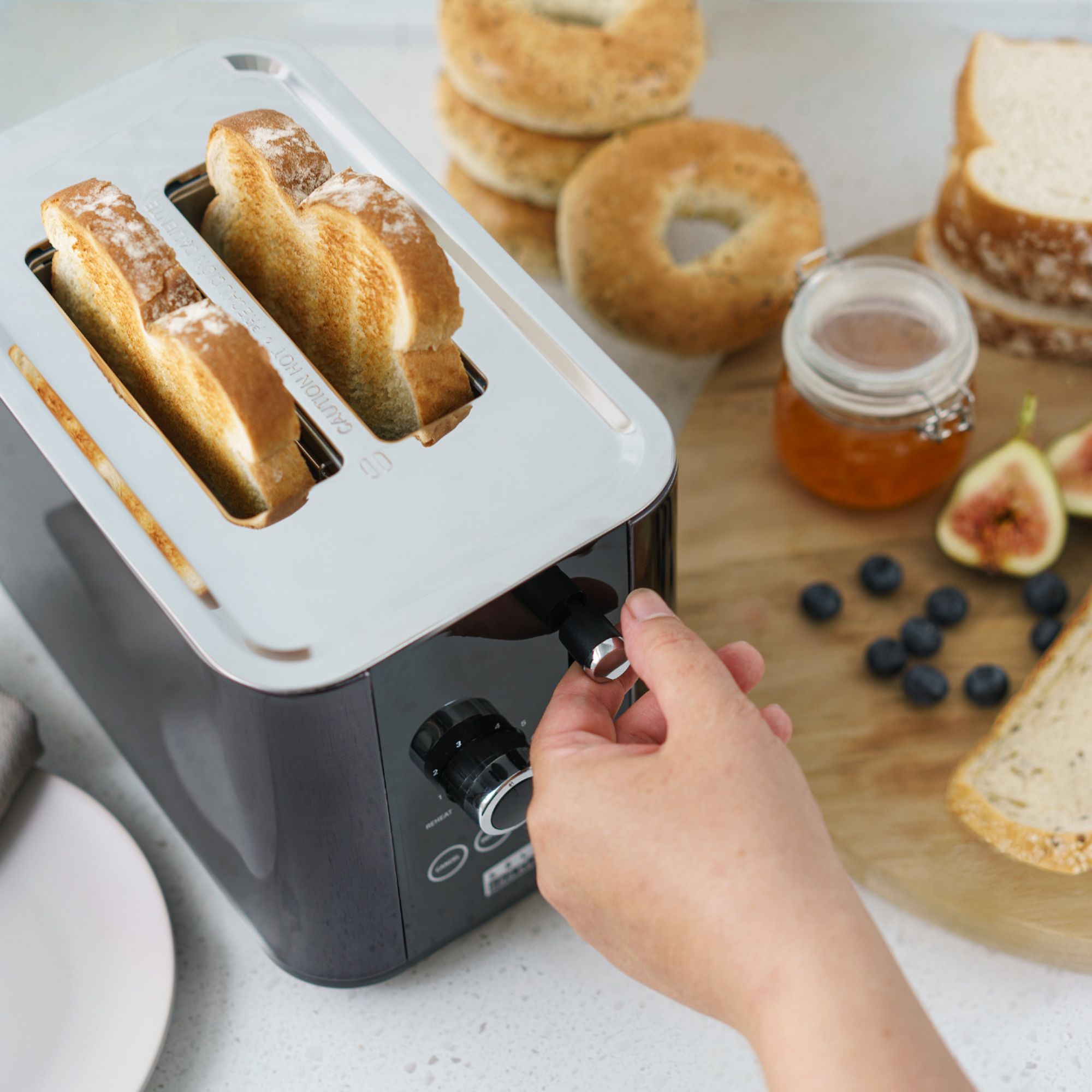 BELLA Pro 4 Slice Digital Toaster, Stainless Steel 