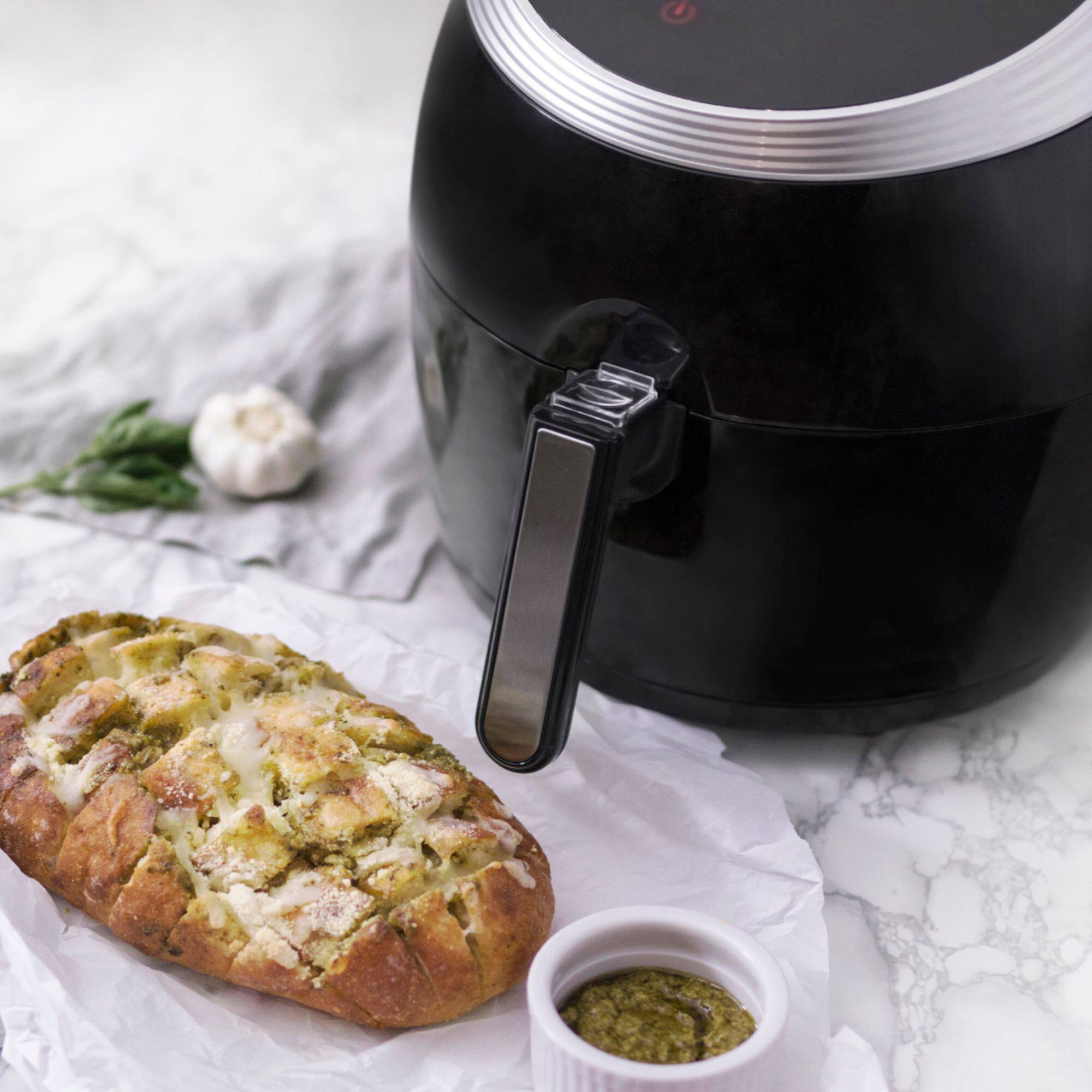 Alt View 13. Bella - 5.3-qt. Digital Air Convection Fryer - Black.