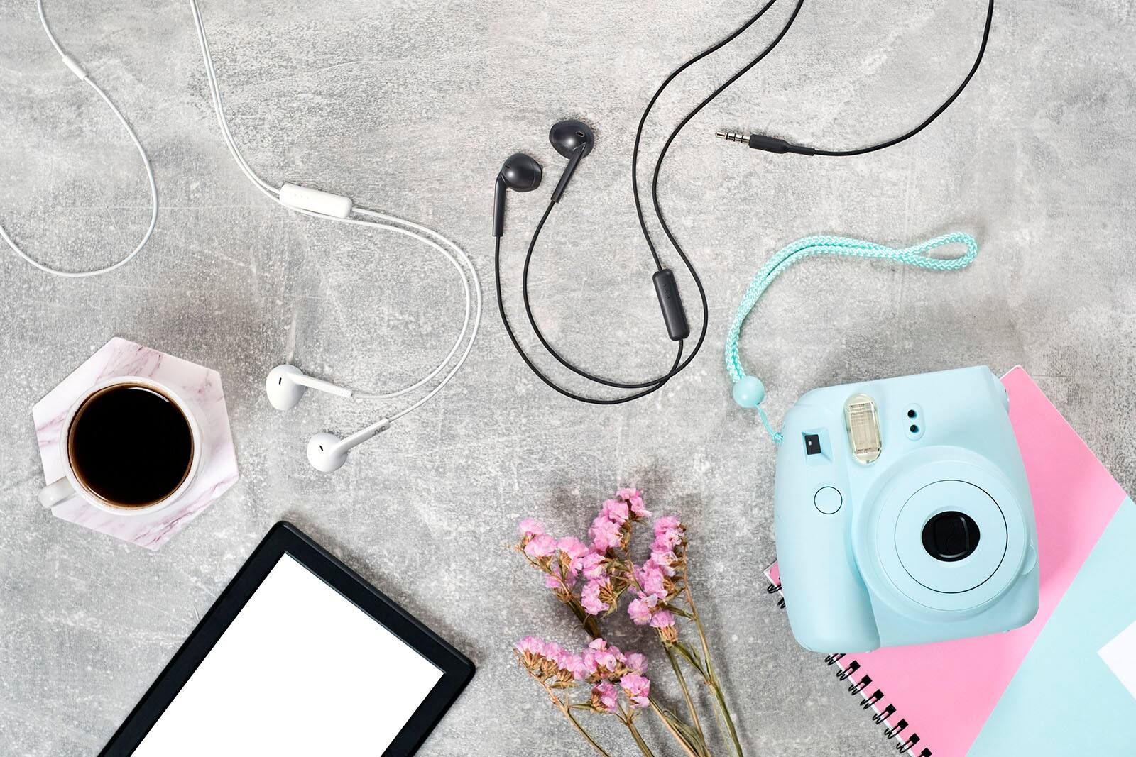 Alt View 13. JVC - Wired Earbud with Microphone and Remote - Black.