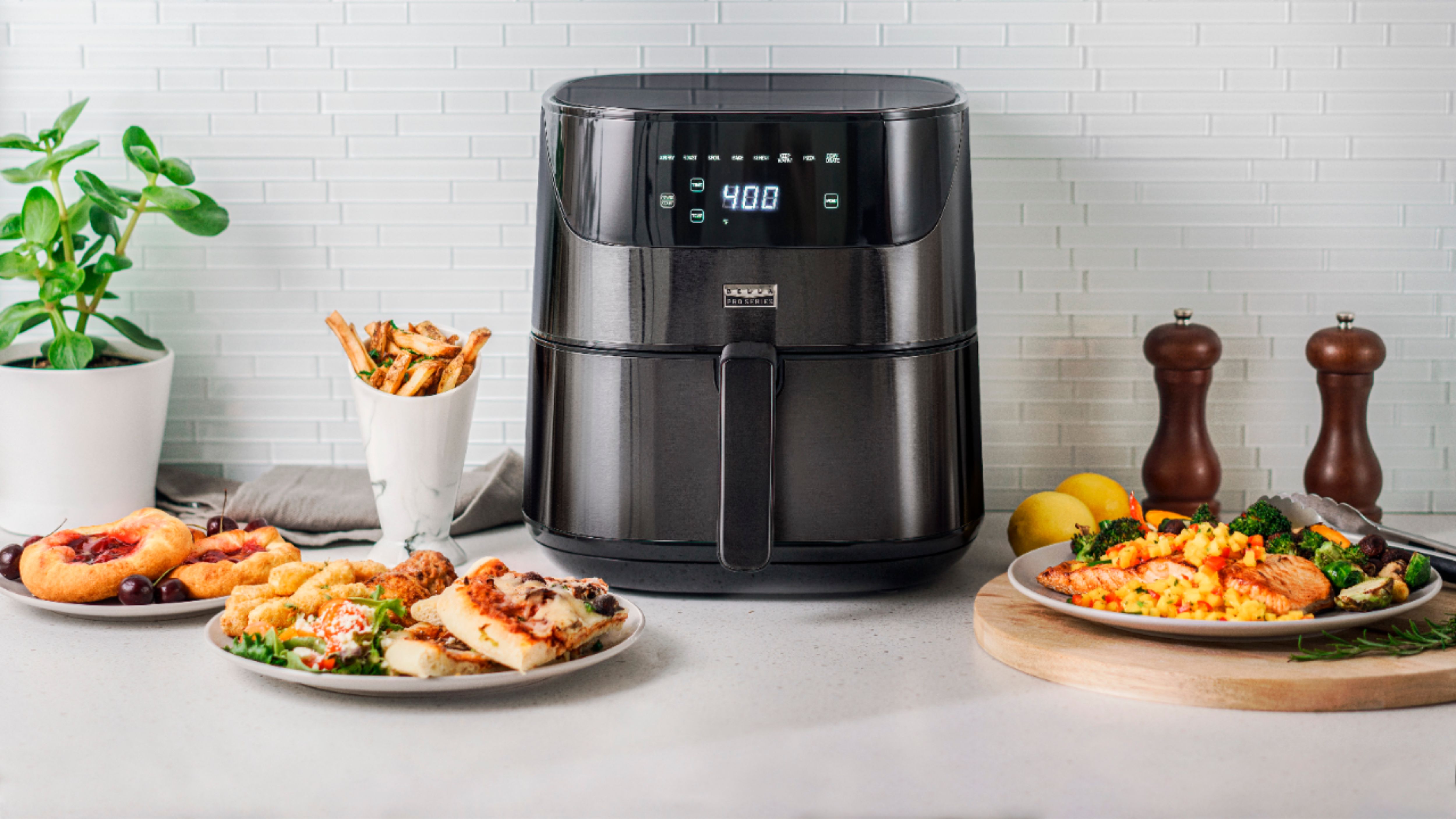 Zoom in on Alt View Zoom 16. Bella Pro Series - 6.3-qt. Touchscreen Air Fryer - Black Stainless Steel.