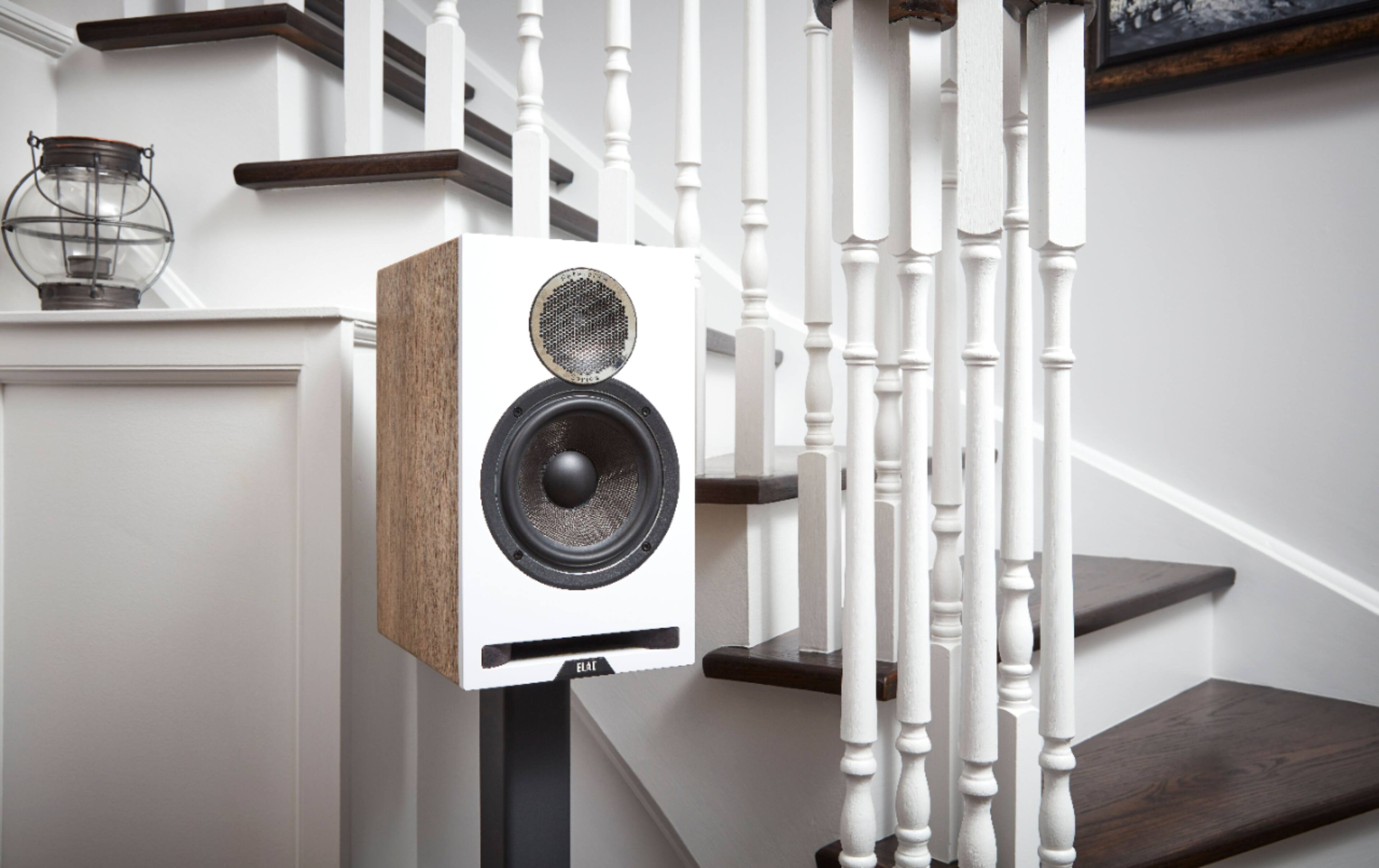 Alt View 13. ELAC - Debut Reference Bookshelf Speakers - White/Oak.