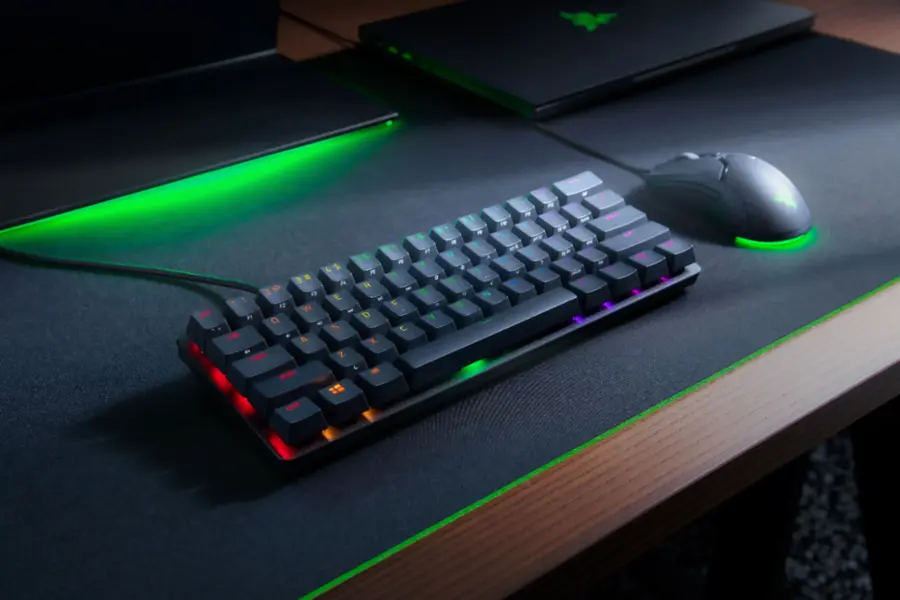 Alt View 15. Razer - Huntsman Mini 60% Wired Optical Clicky Switch Gaming Keyboard with Chroma RGB Backlighting - Black.