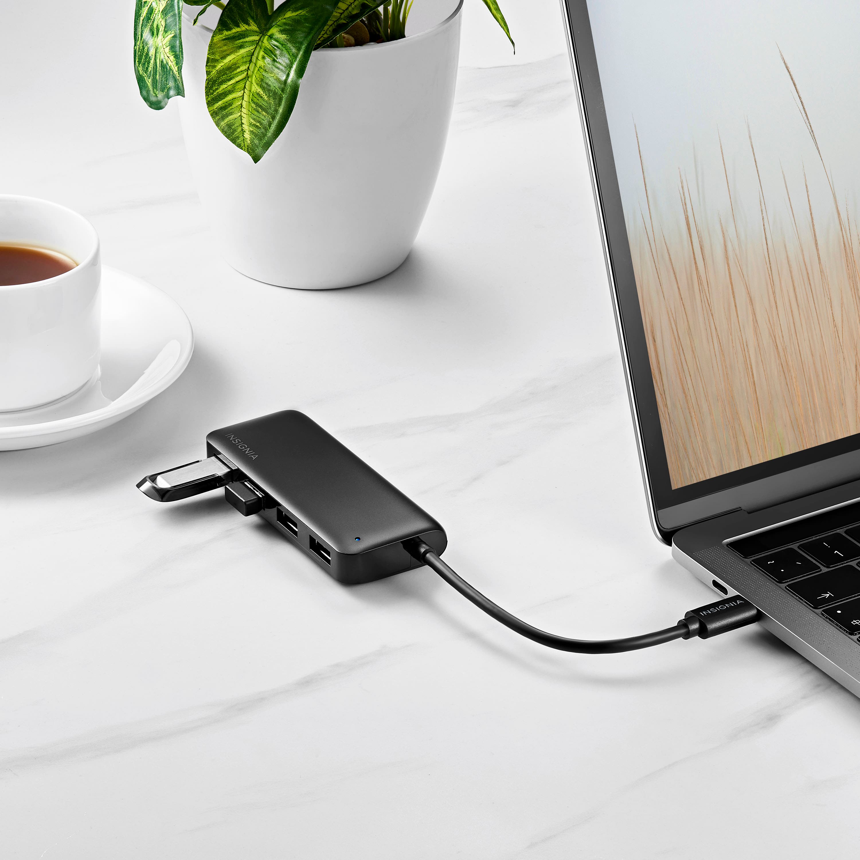 Alt View 14. Insignia™ - 4-Port USB-C Hub - Black.