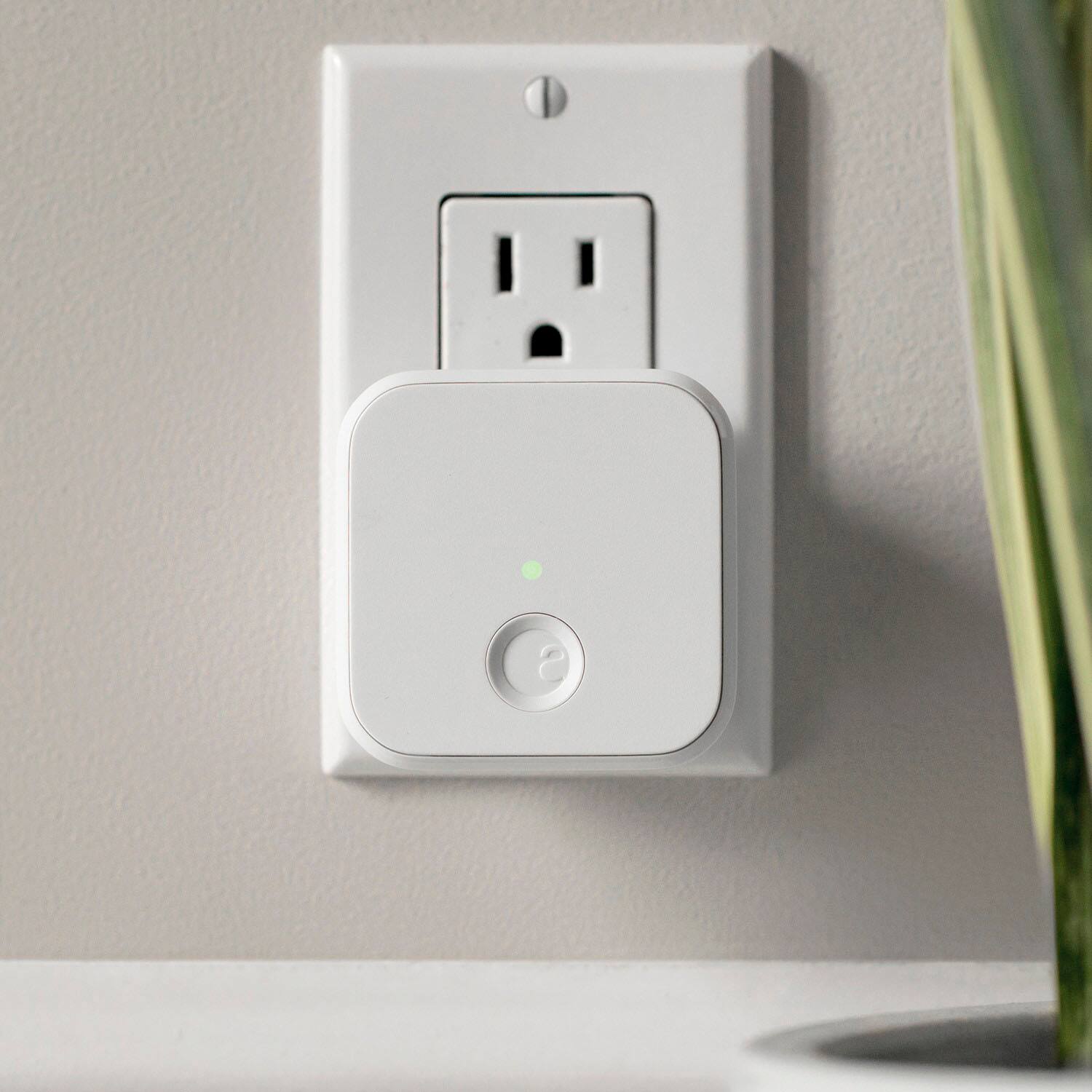 Alt View 12. Yale - Smart Lock Wi-Fi Replacement Deadbolt with App/Tocuchscreen Access - Oil Rubbed Bronze.