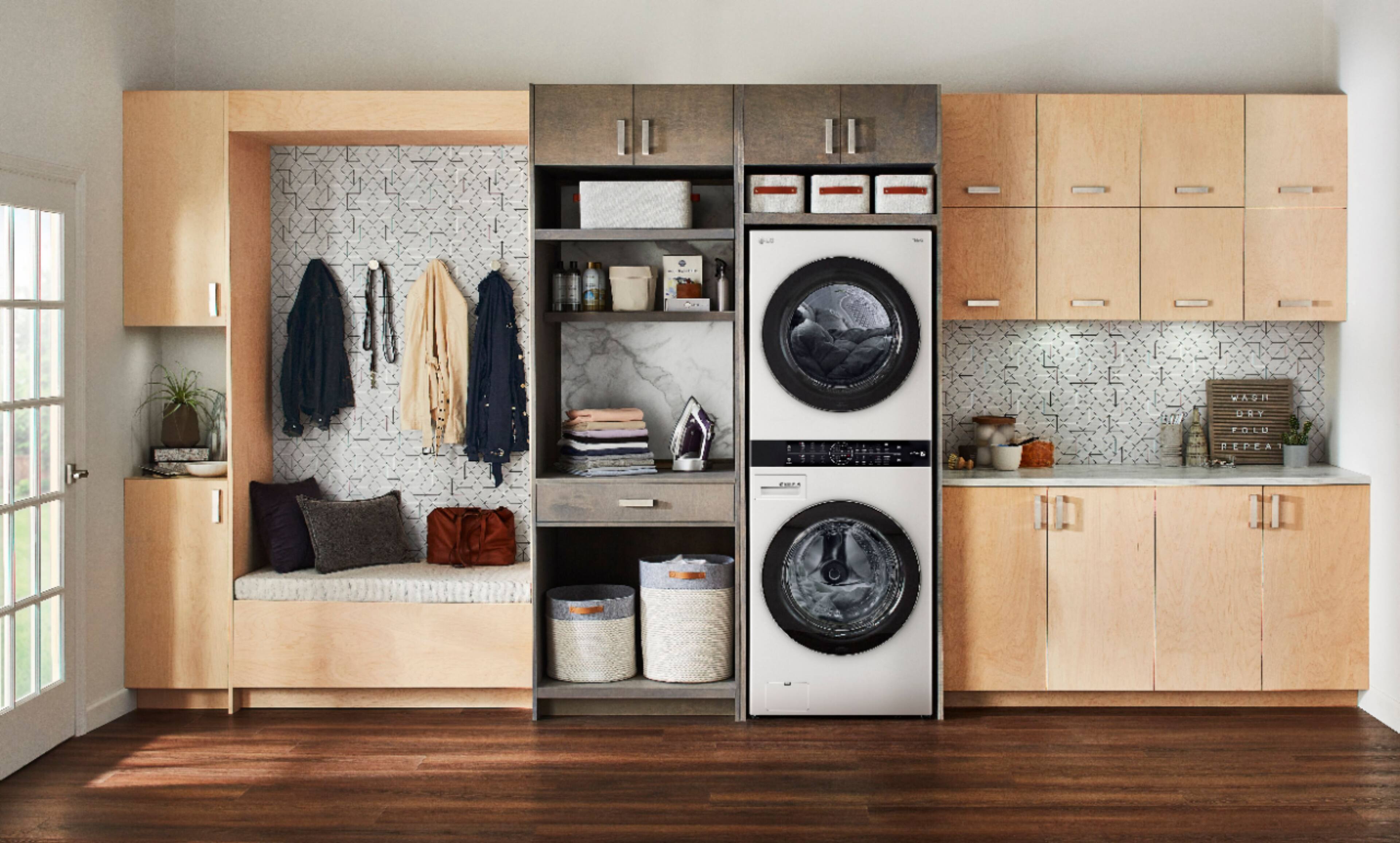 Alt View 23. LG - 4.5 Cu. Ft. HE Smart Front Load Washer and 7.4 Cu. Ft. Gas Dryer WashTower with Steam and Built-In Intelligence - White.