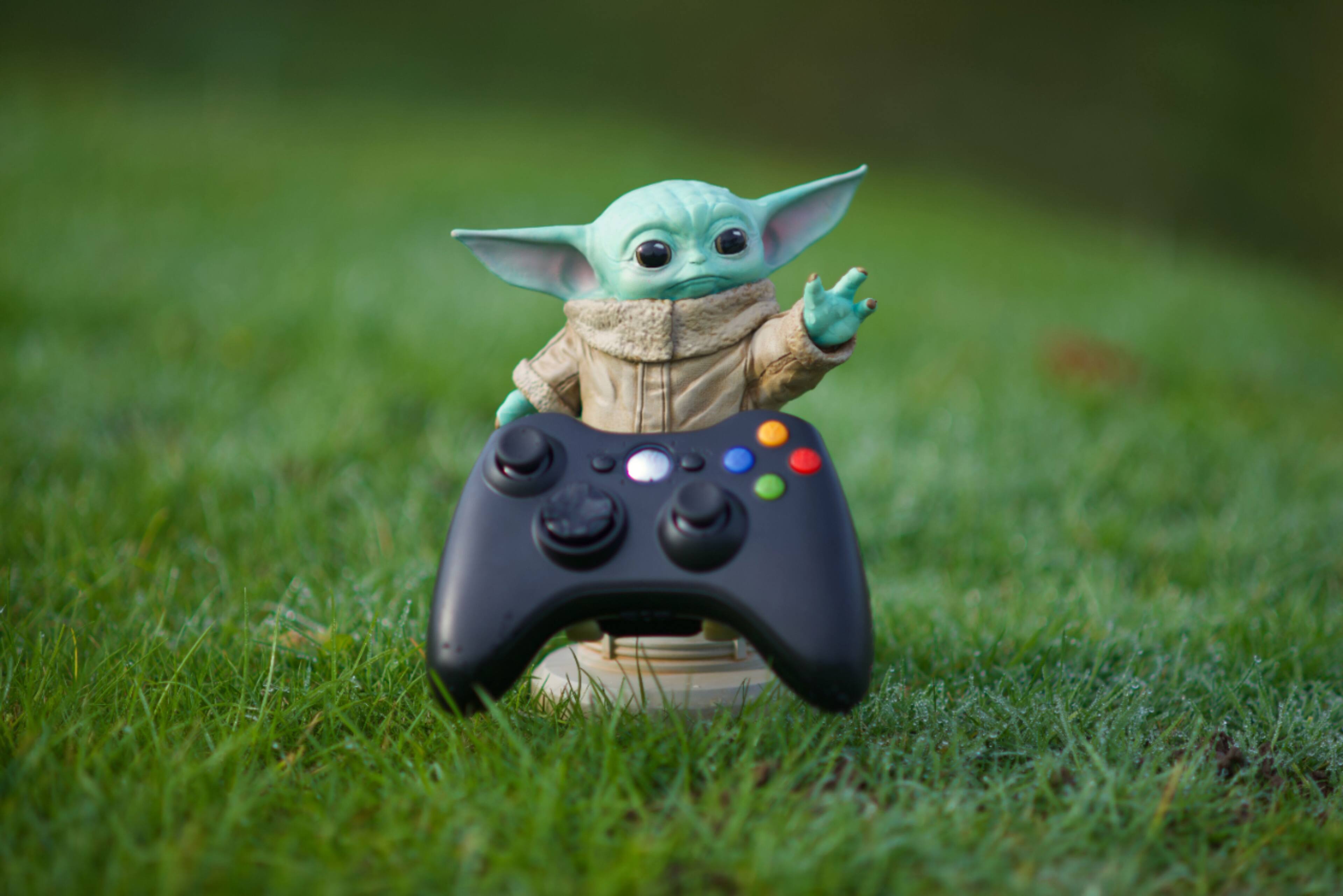 Angle. Cable Guy - Star Wars: The Mandalorian - The Child 8-inch Phone and Controller Holder.