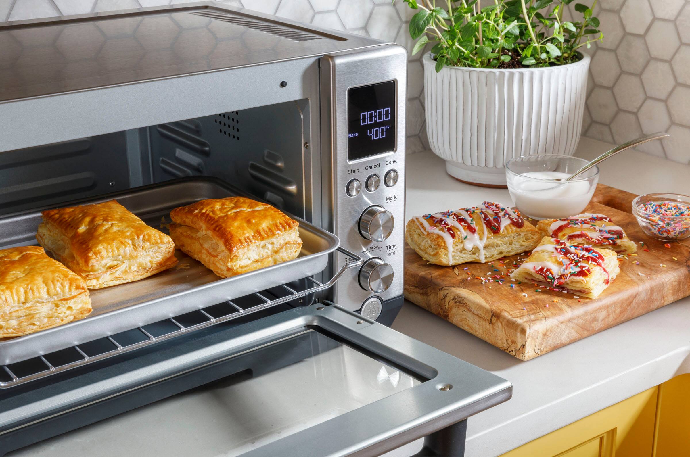 Alt View 22. GE - Quartz 6-Slice Toaster Oven with Convection Bake.