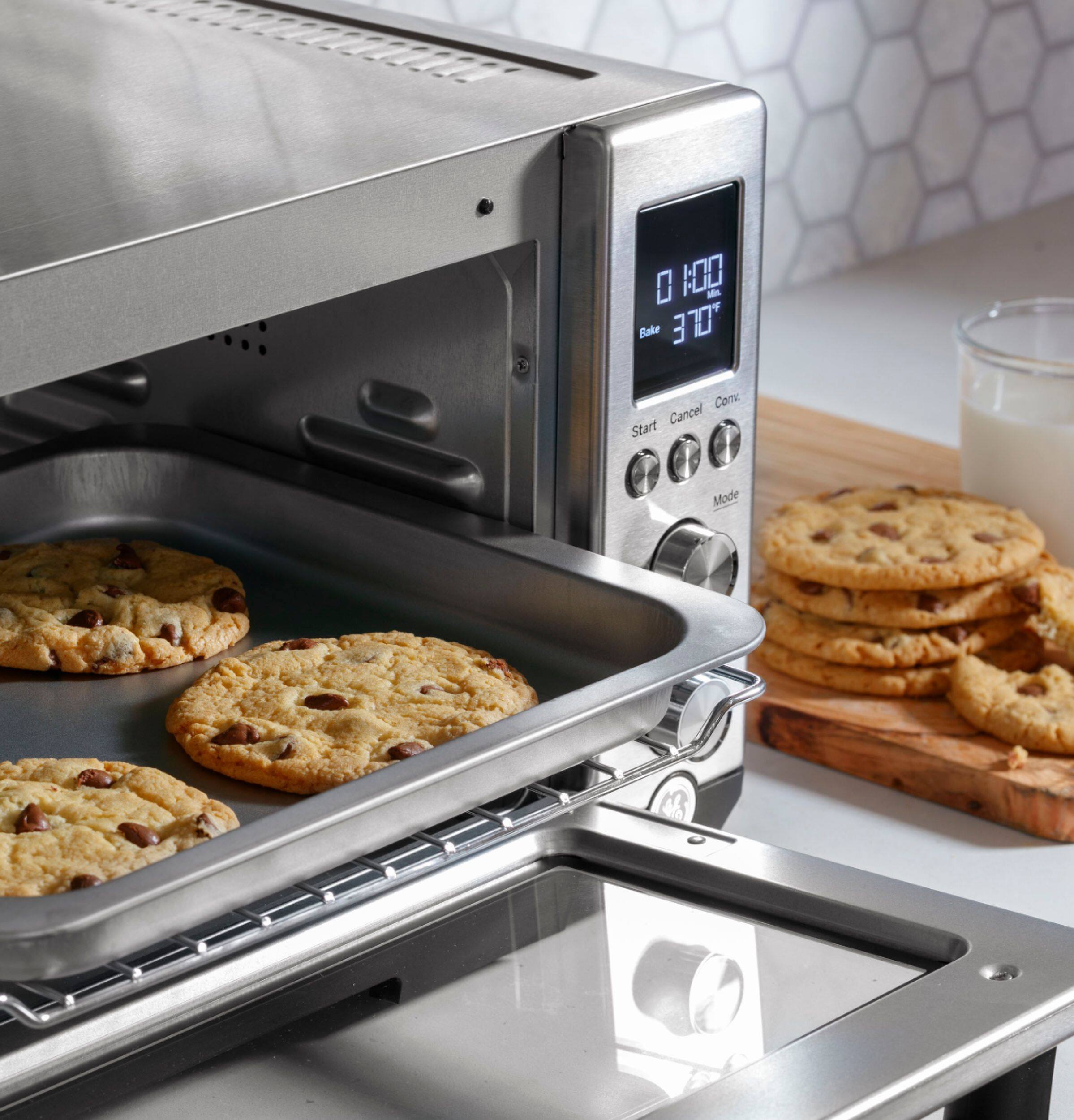 Alt View 26. GE - Quartz 6-Slice Toaster Oven with Convection Bake.