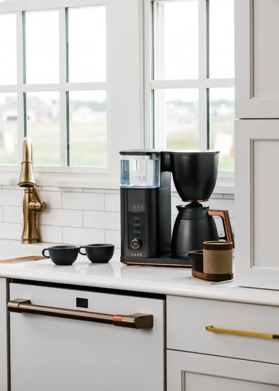 Alt View 25. Café - Smart Drip 10-Cup Coffee Maker with WiFi - Matte Black.