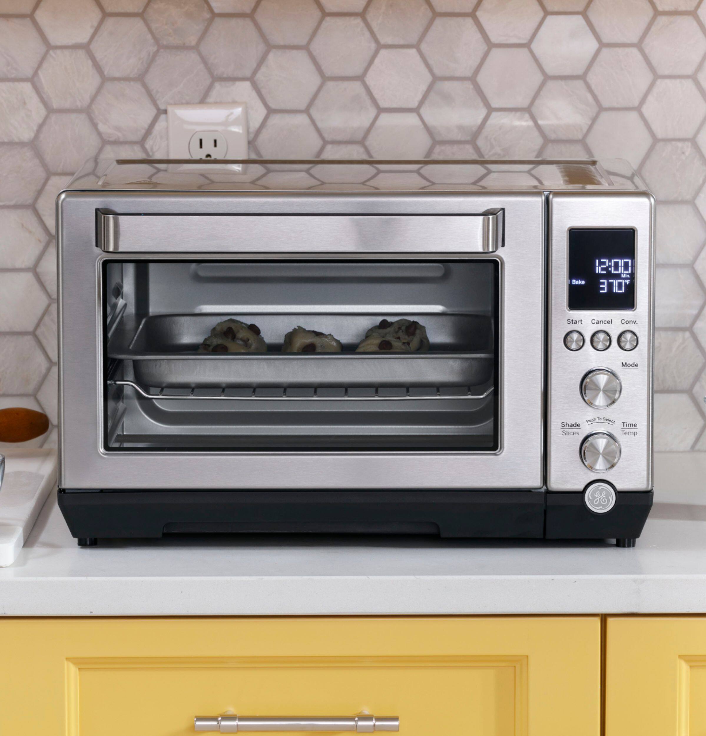 Alt View 25. GE - Calrod 6-Slice Toaster Oven with Convection bake.
