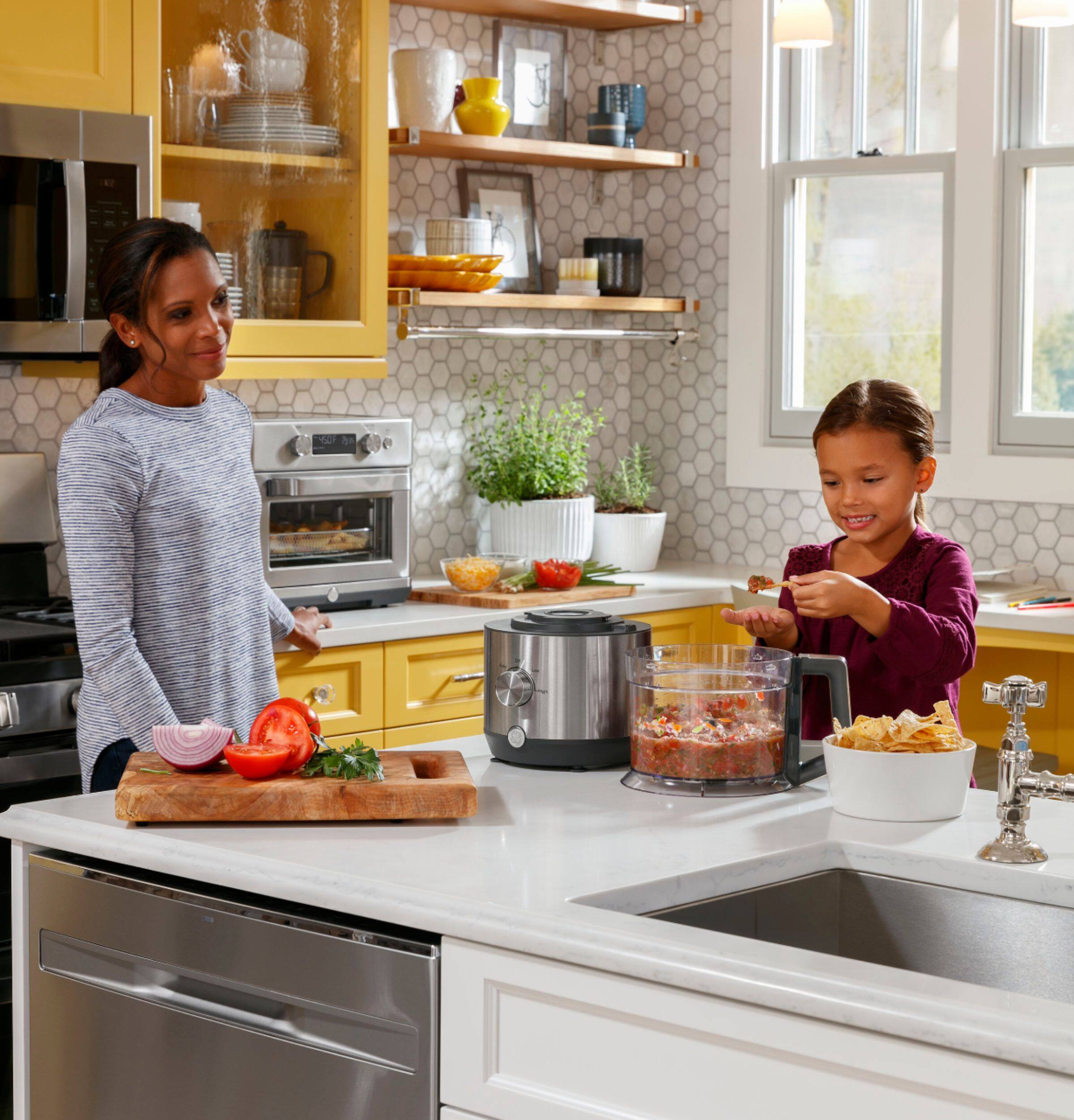 Alt View 40. GE - 12-Cup Food Processor with Accessories - Stainless Steel.