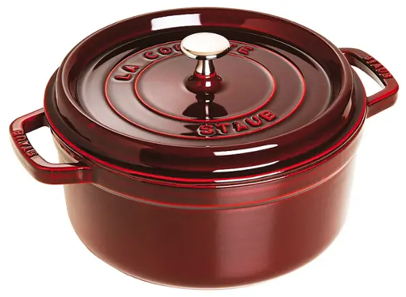 Angle. Staub - Cast Iron 9-qt Round Cocotte - Grenadine.