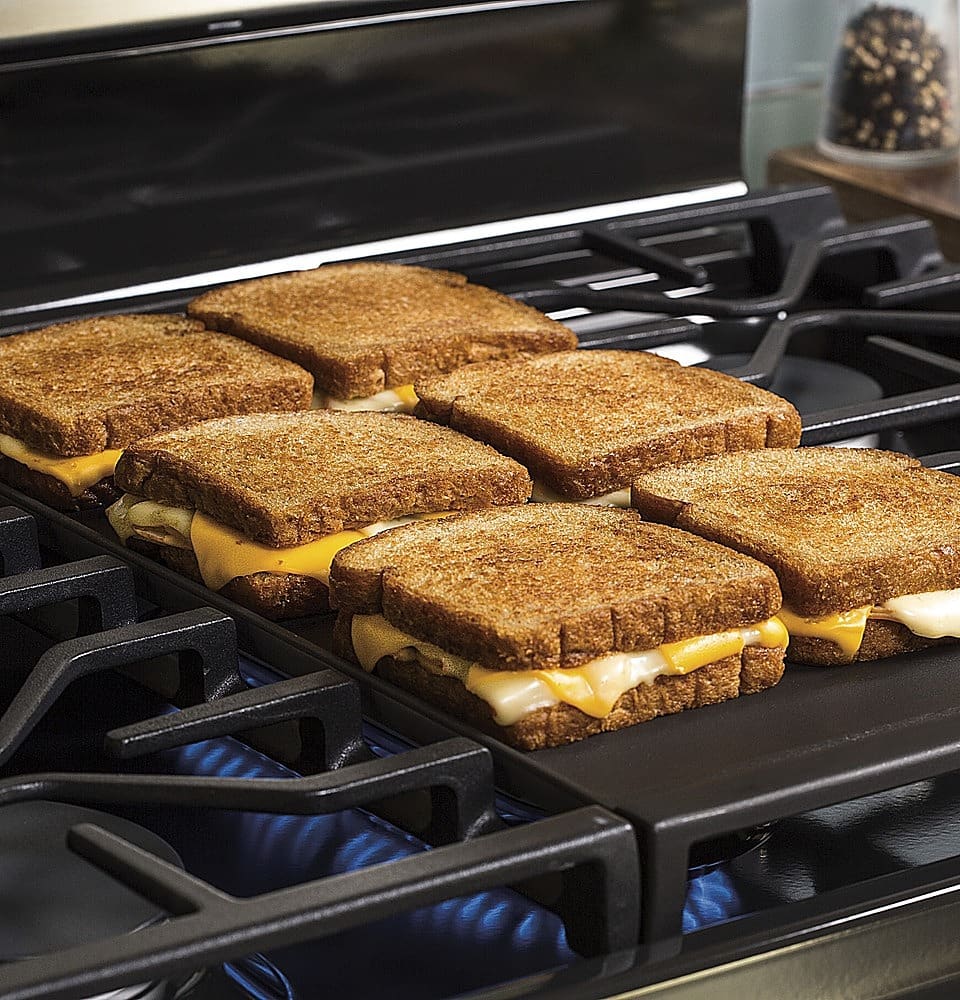 Alt View 17. GE - 5.0 Cu. Ft. Freestanding Gas Convection Range with Self-Steam Cleaning and No-Preheat Air Fry - Black on black.