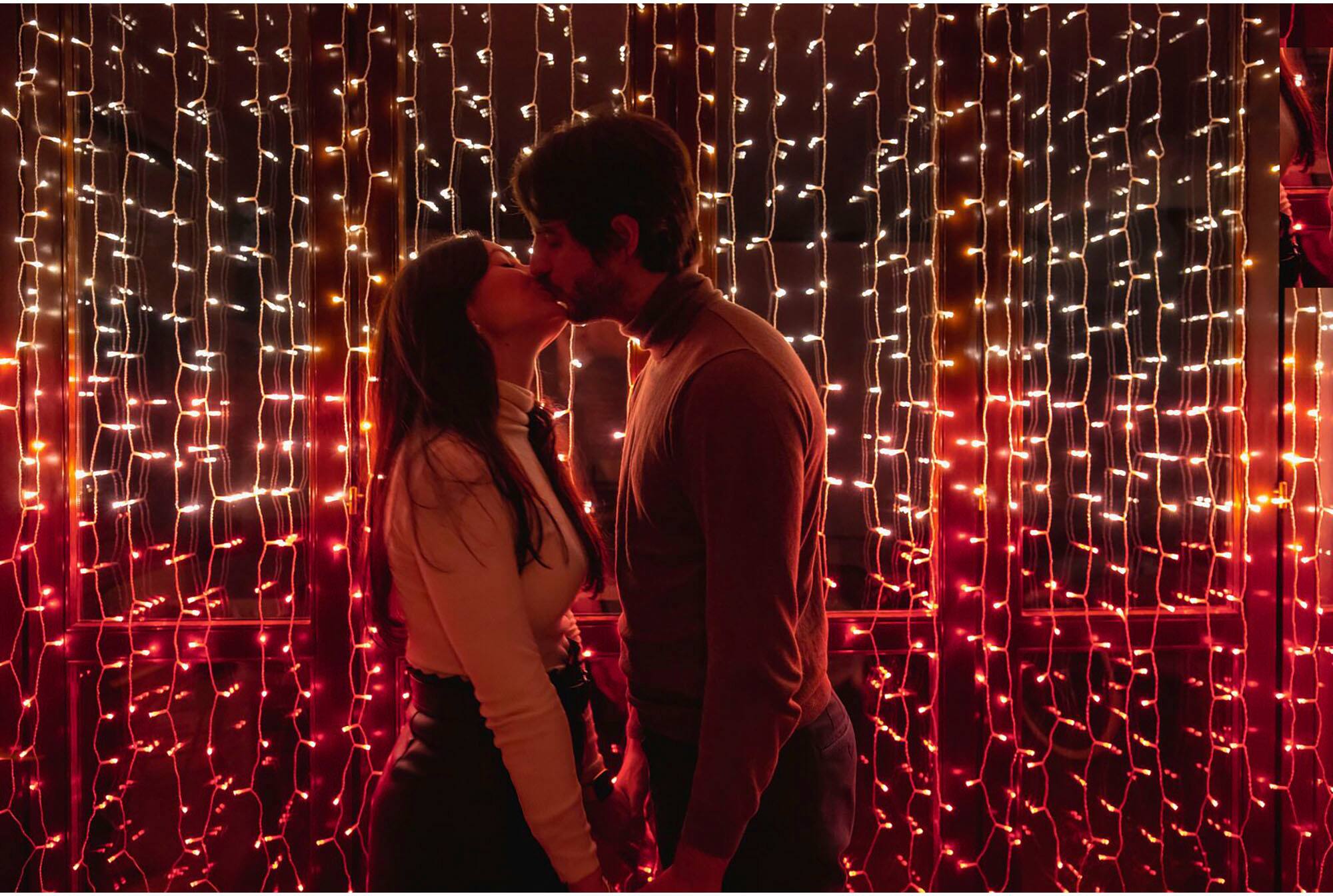 Alt View 20. Twinkly - Smart Light Curtain 210 RGB + LED Generation II - Multi.