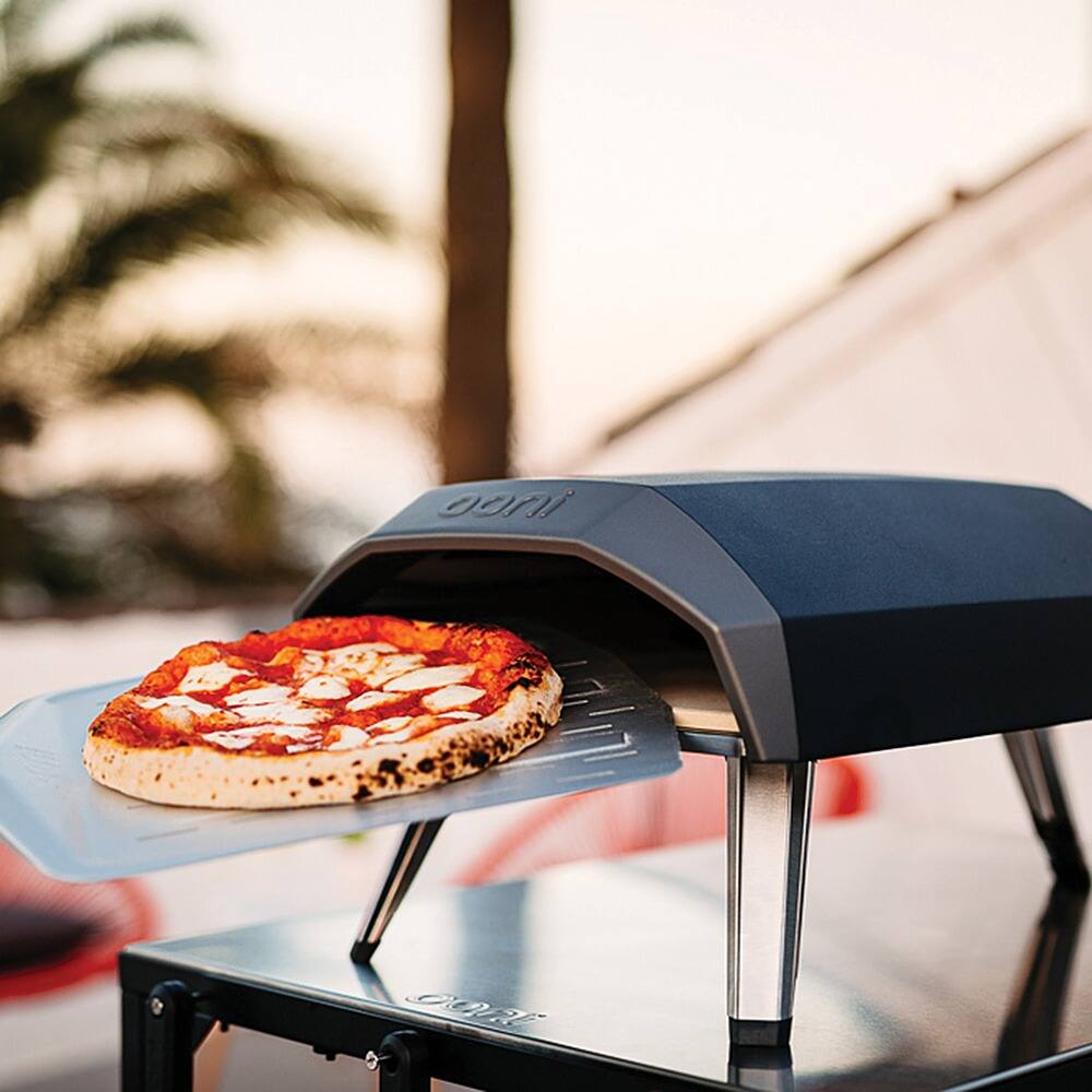 Alt View 14. Ooni - Koda 12 Gas-Powered Outdoor Pizza Oven - Black.