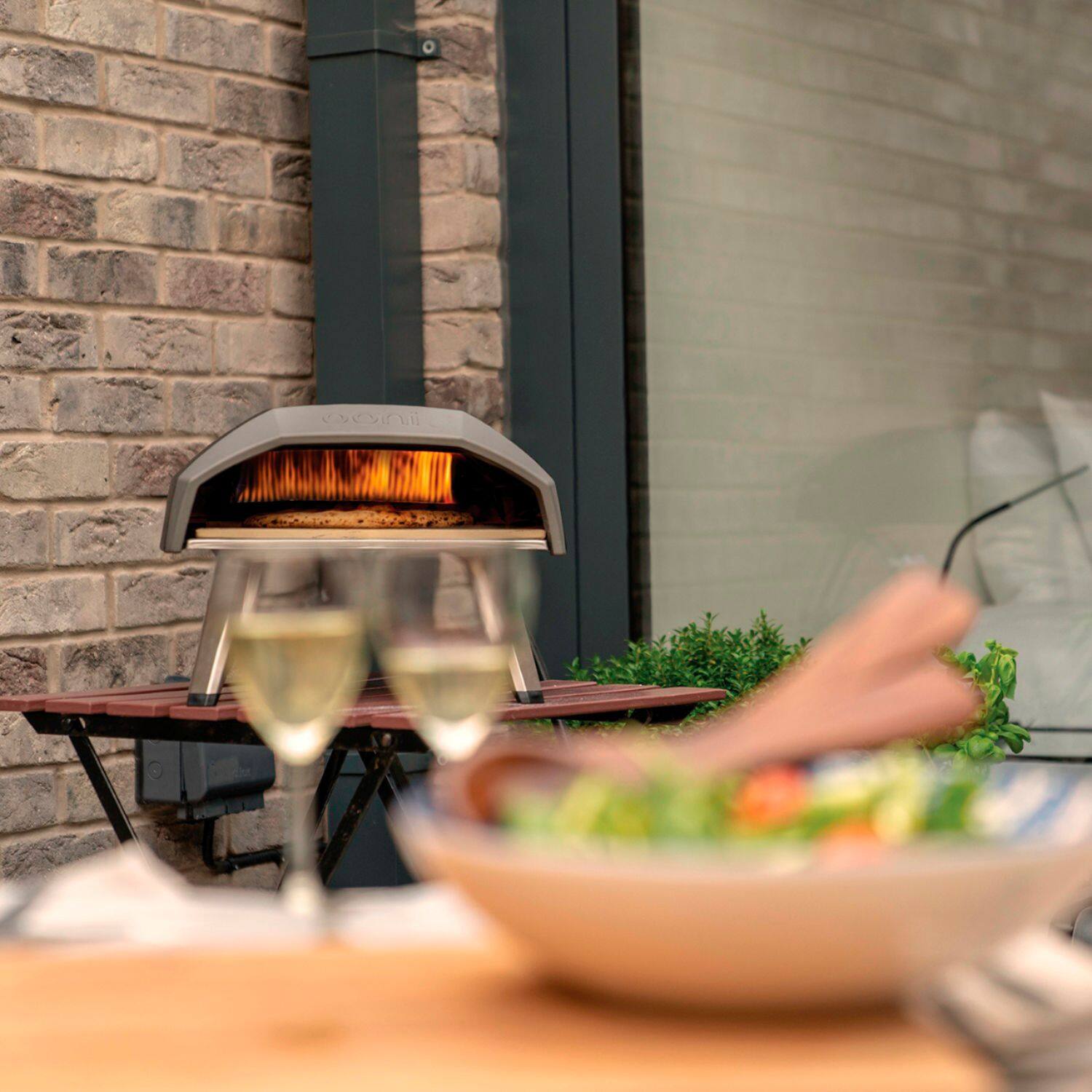 Alt View 19. Ooni - Koda 12 Gas-Powered Outdoor Pizza Oven - Black.