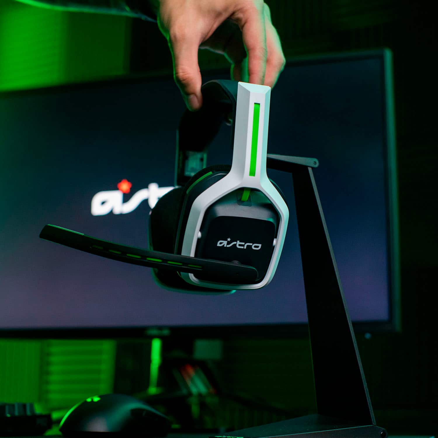 The text on the image reads "Astro."