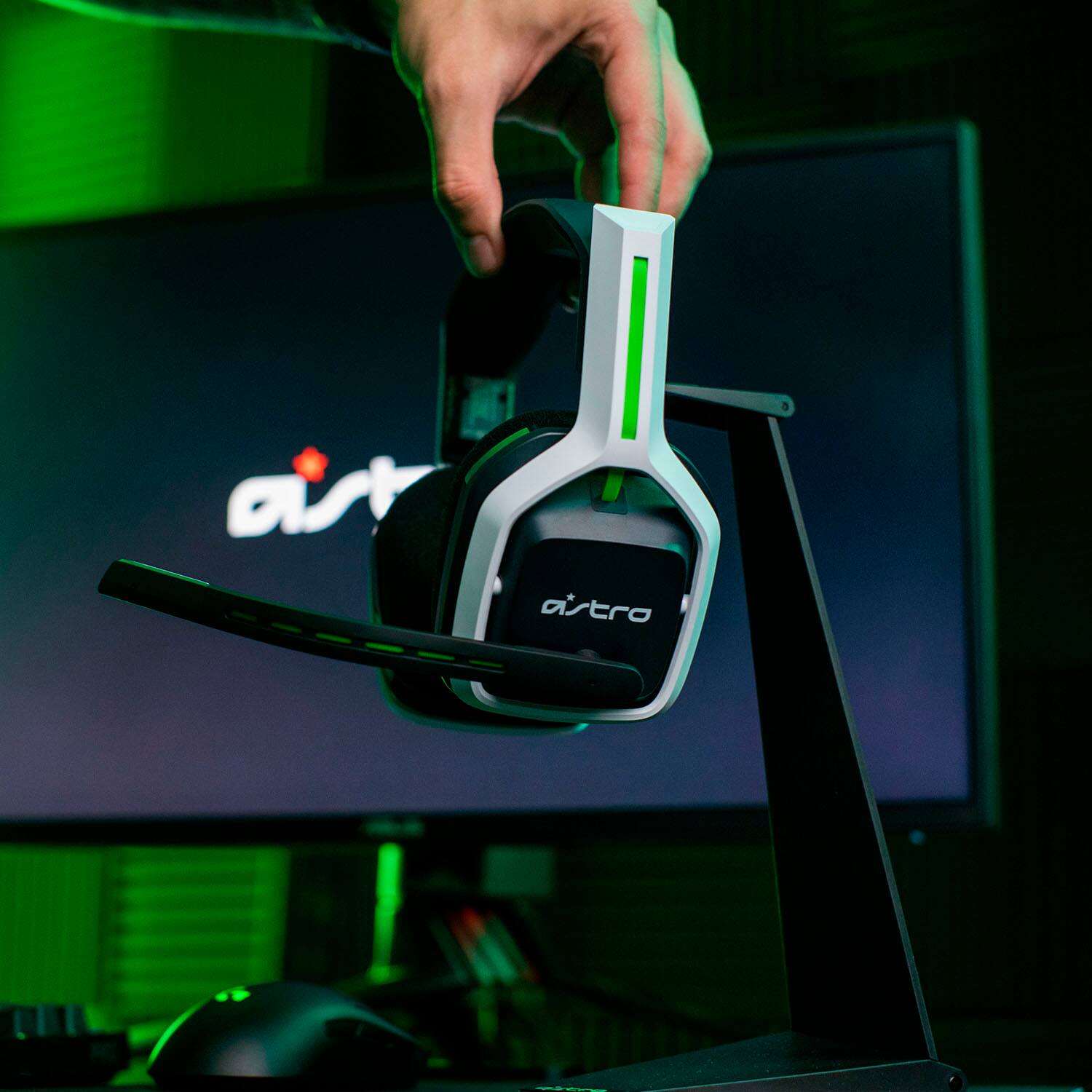 The text on the image reads "Astro."