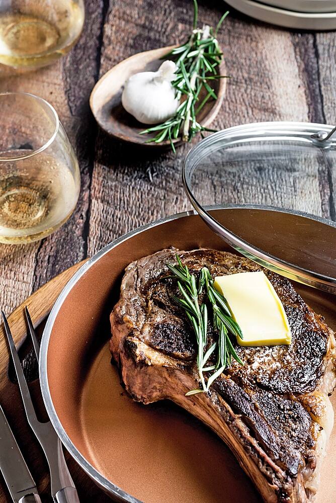 Left. Gotham Steel - 12' Non Stick Fry Pan - Hammered Copper.