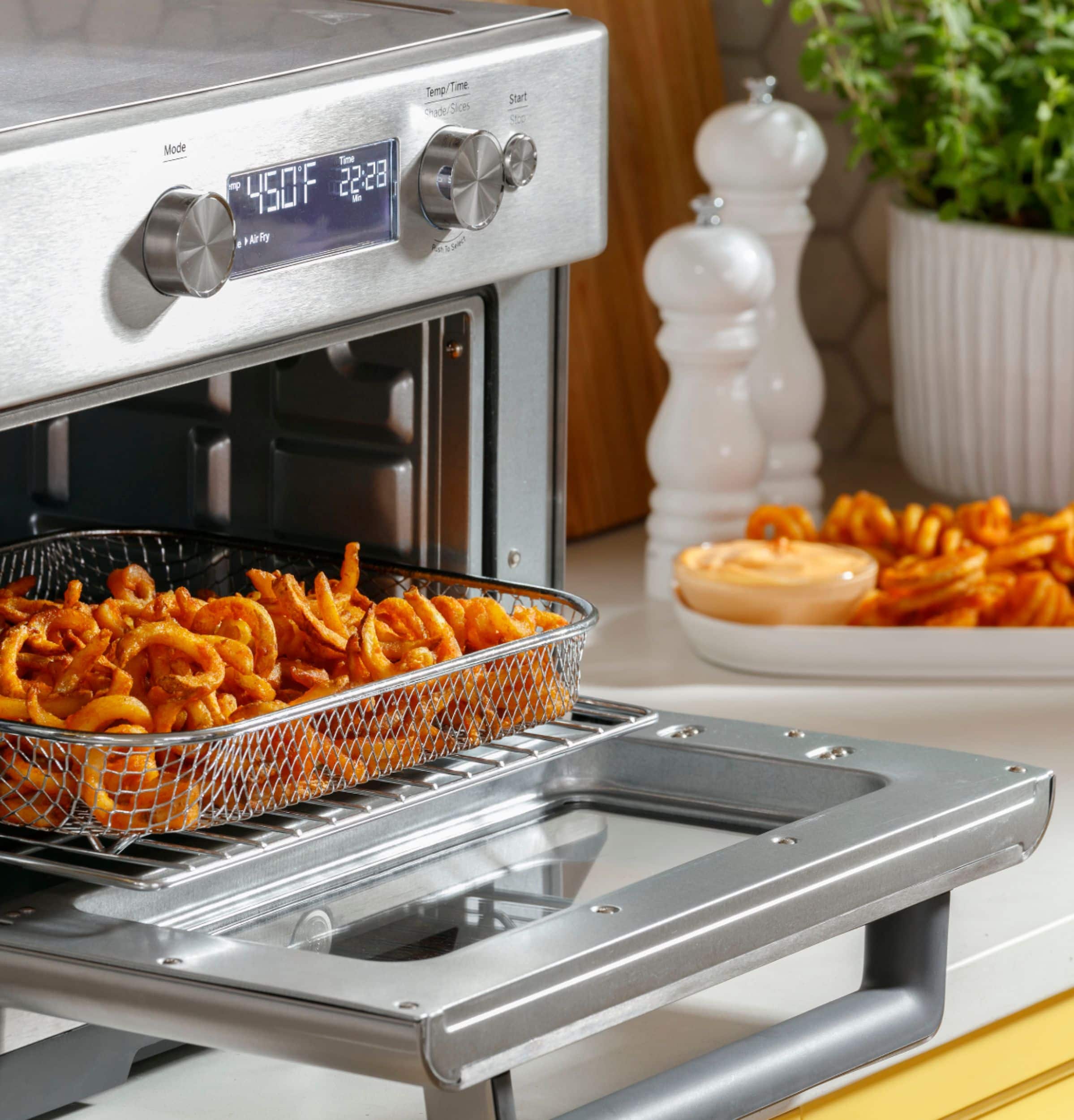 Alt View 15. GE - Convection Toaster Oven with Air Fry - Stainless Steel.