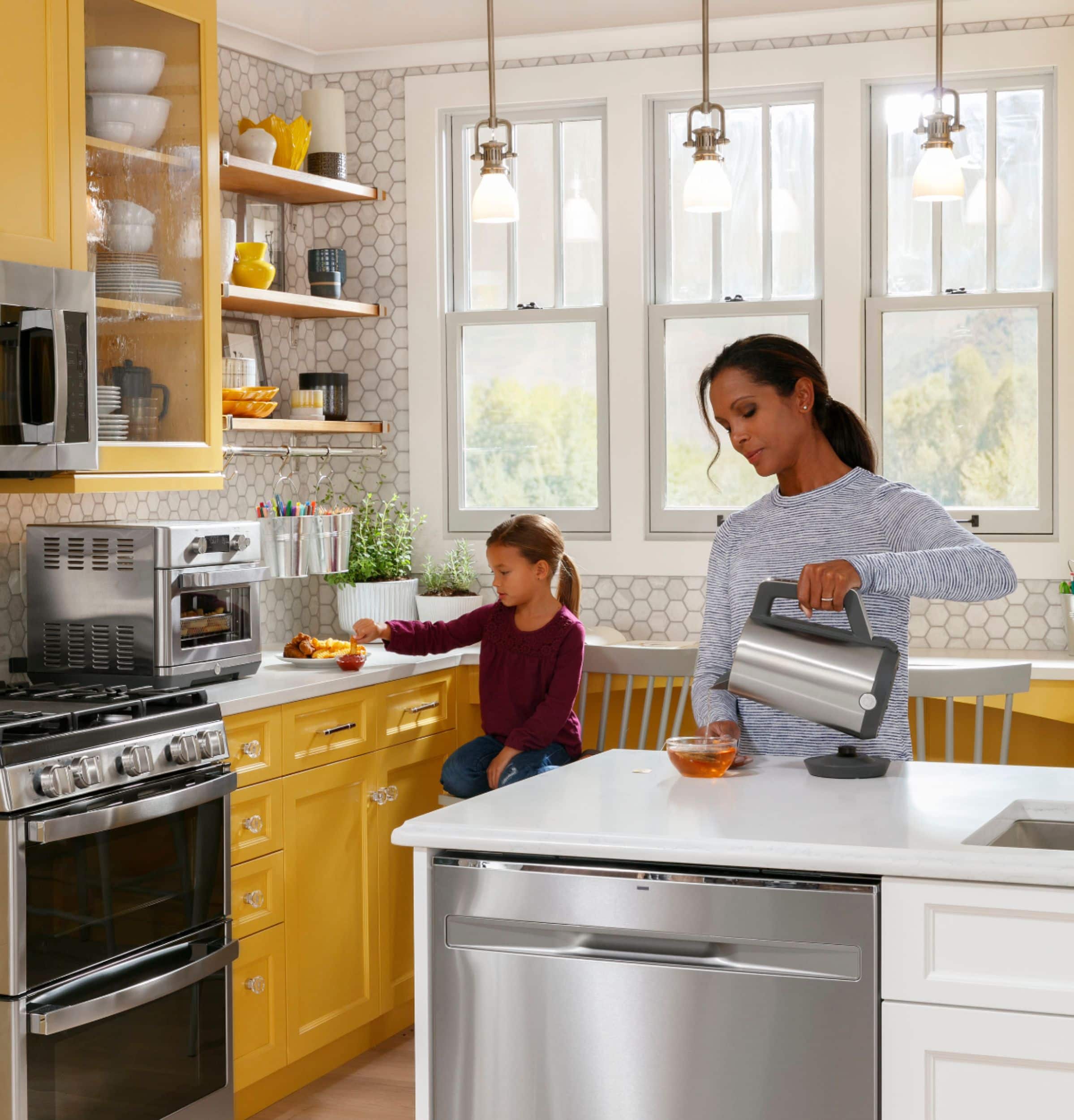 Alt View 20. GE - Convection Toaster Oven with Air Fry - Stainless Steel.