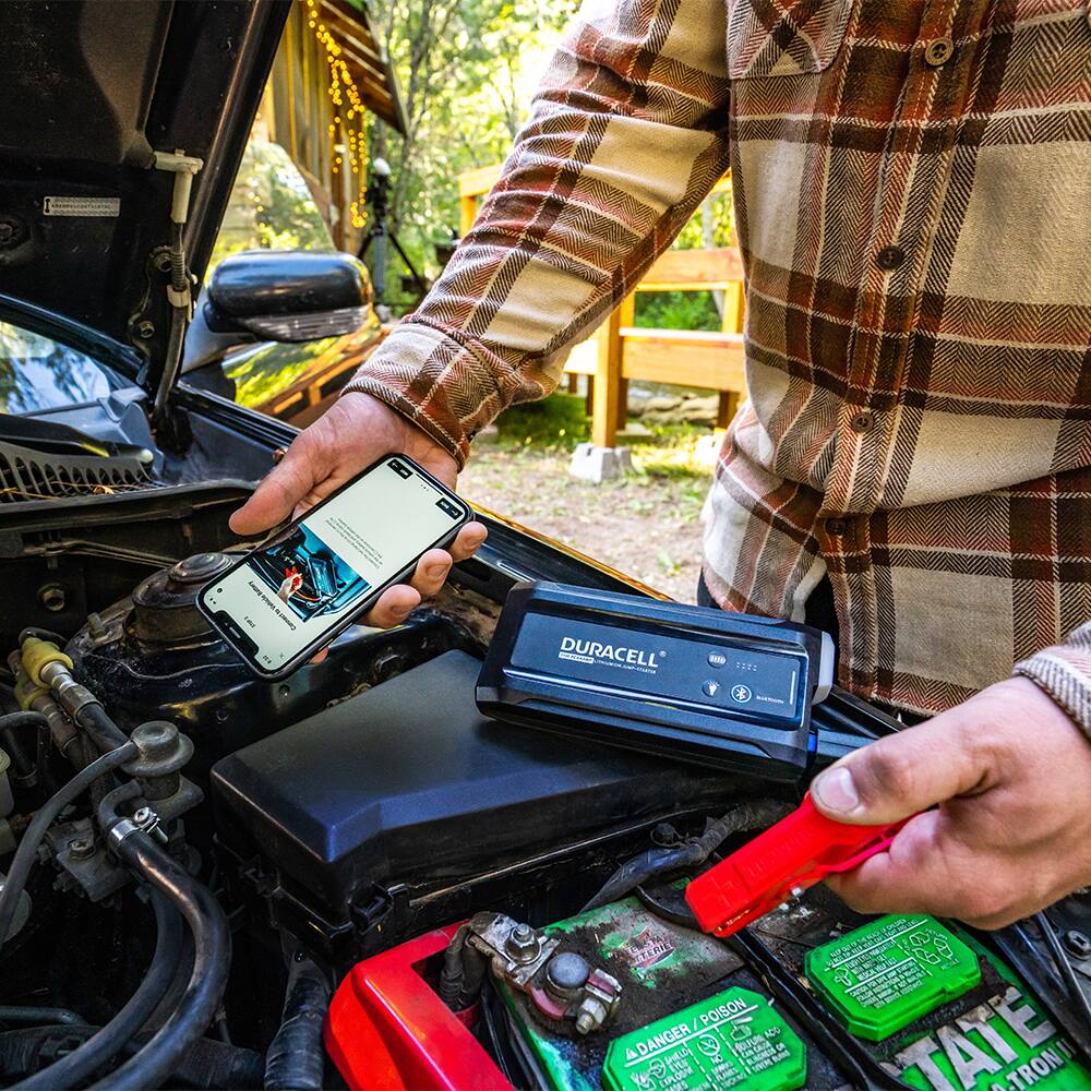 Duracell - Portable 1100A Bluetooth enabled Lithium-Ion Jump Starter