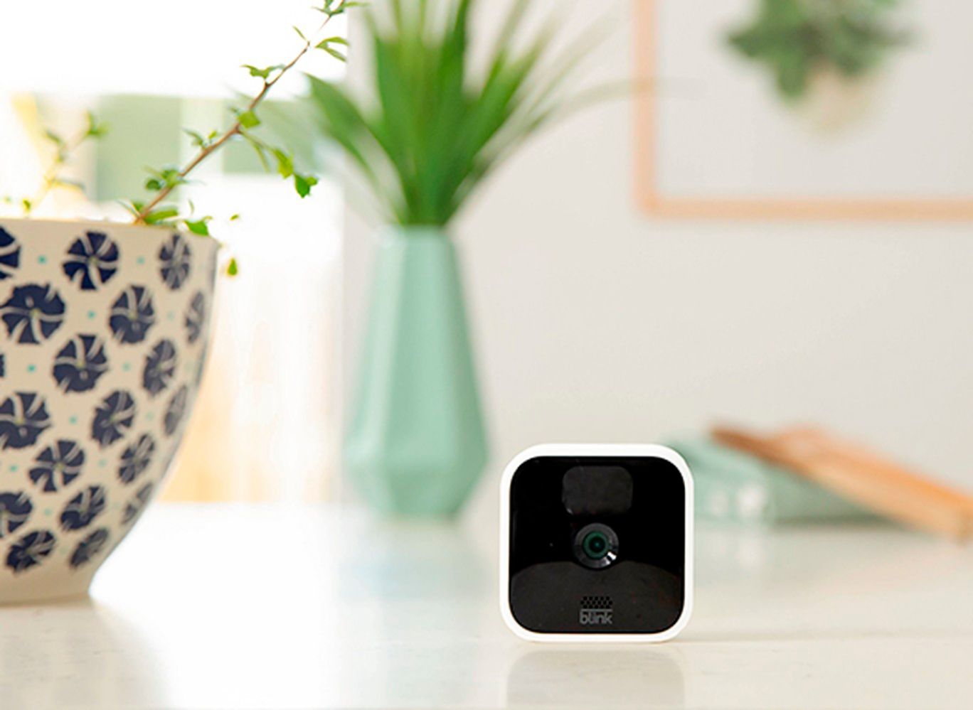 Left View: Wyze - Pan v2 Indoor Wired 1080p HD Securtiy Camera - White