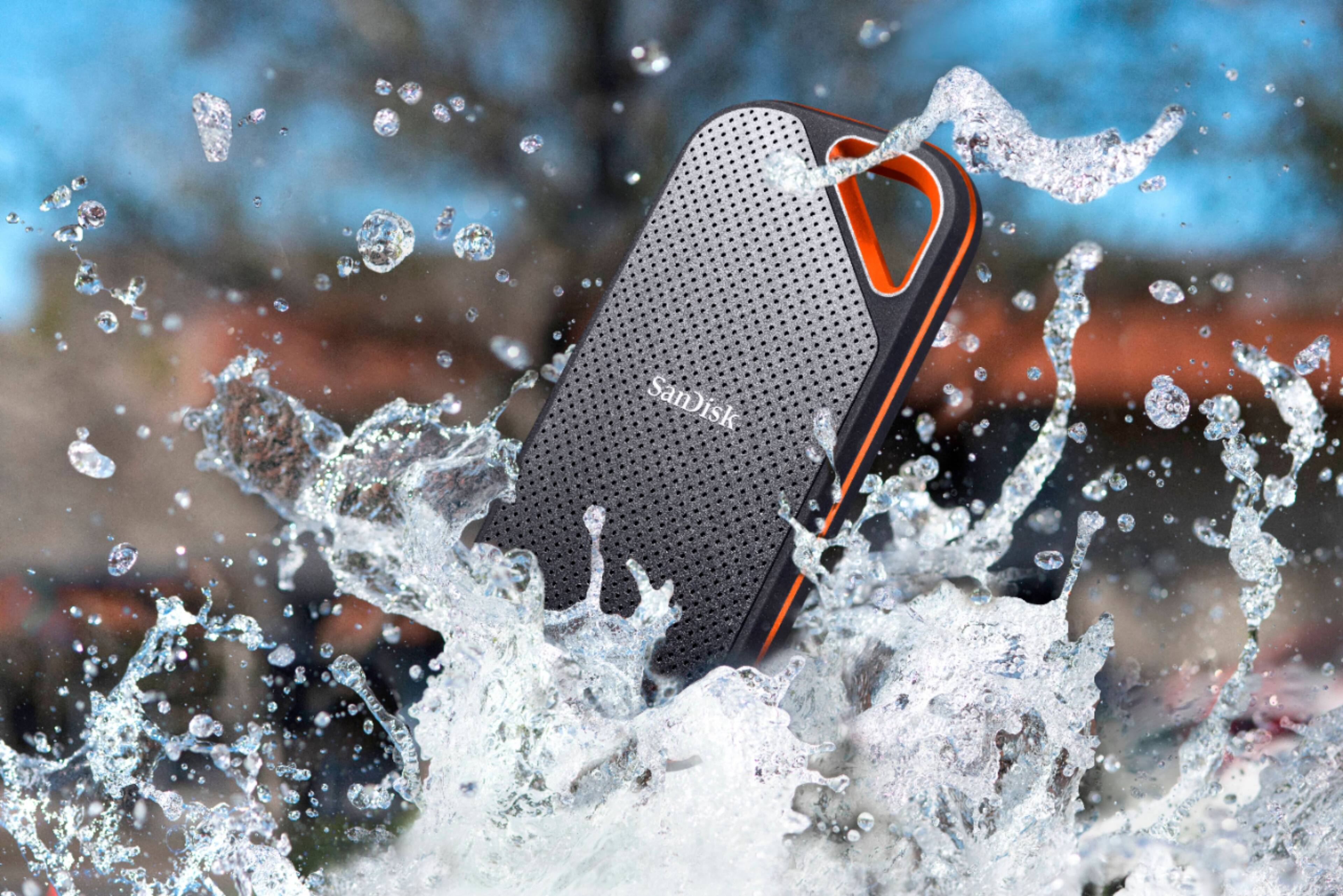 Alt View 16. SanDisk - Extreme Pro Portable 2TB External USB-C NVMe SSD - Black.