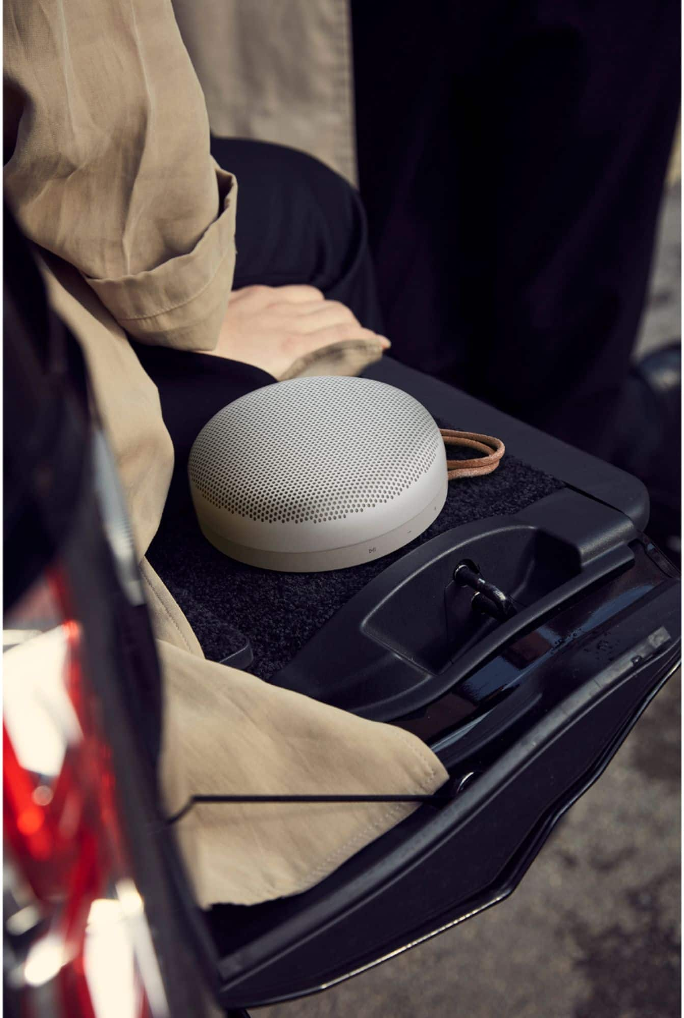 Bang & Olufsen Beosound A1 (2nd Generation) Wireless Portable Waterproof  Bluetooth Speaker with Microphone, Grey Mist